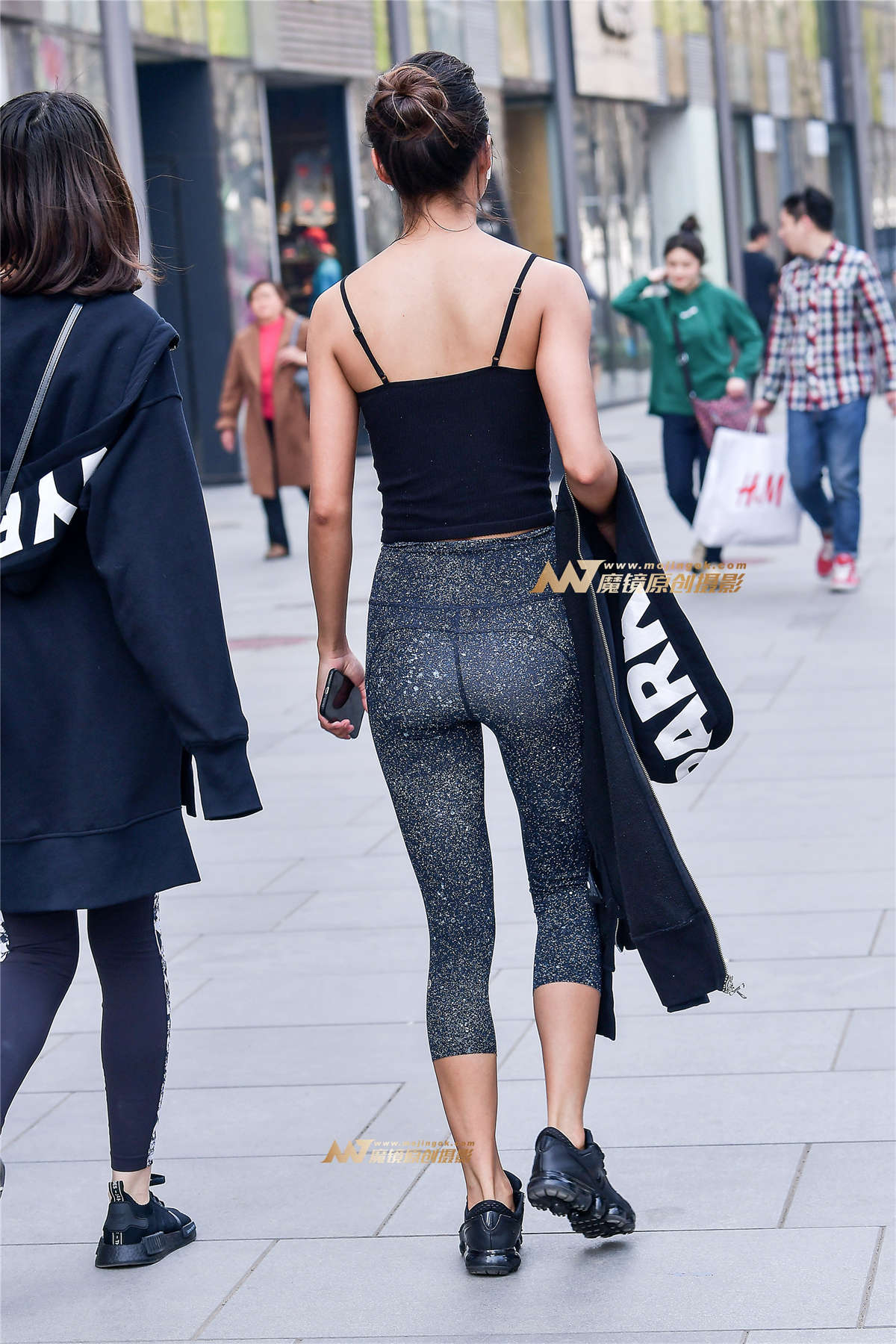 图片[2]-左手倒影赛帖：雾霾天里的健美姑娘也性感-日更街拍