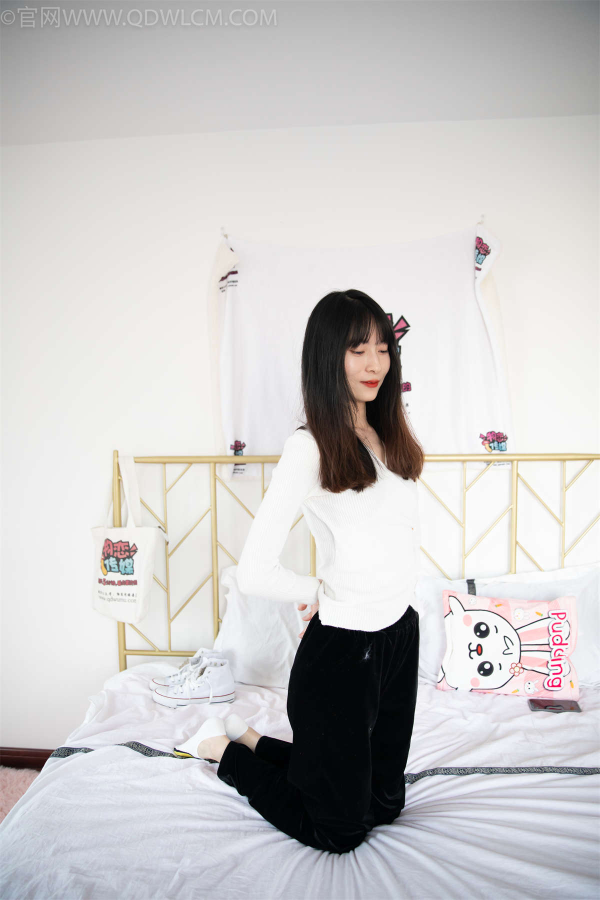 物恋传媒 NO.1040 猫耳-白色精灵-日更街拍