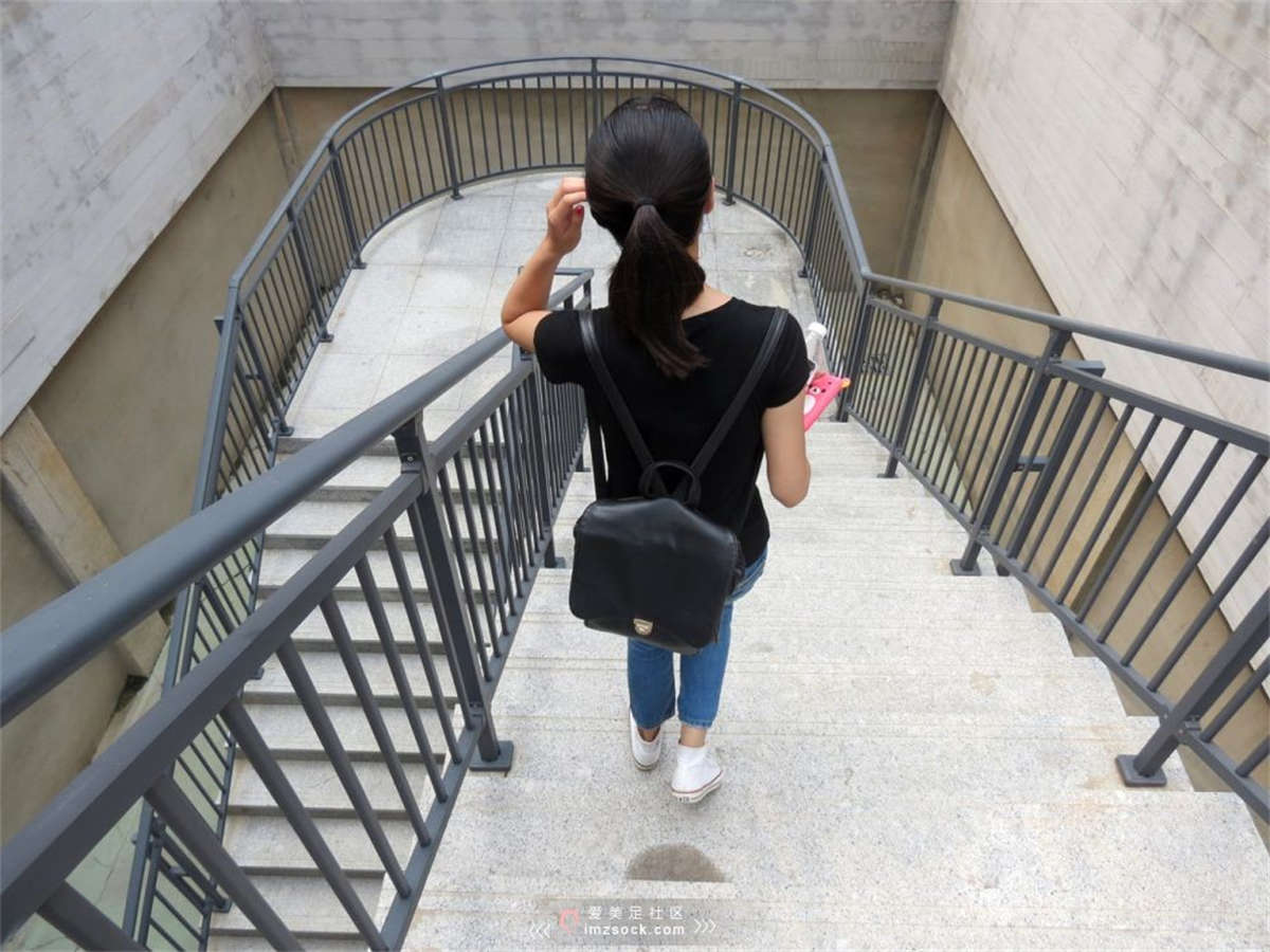 图片[2]-MZSOCK-2018 No.232 牛仔裤帆布鞋清纯马尾妹子 【第一季】-日更街拍