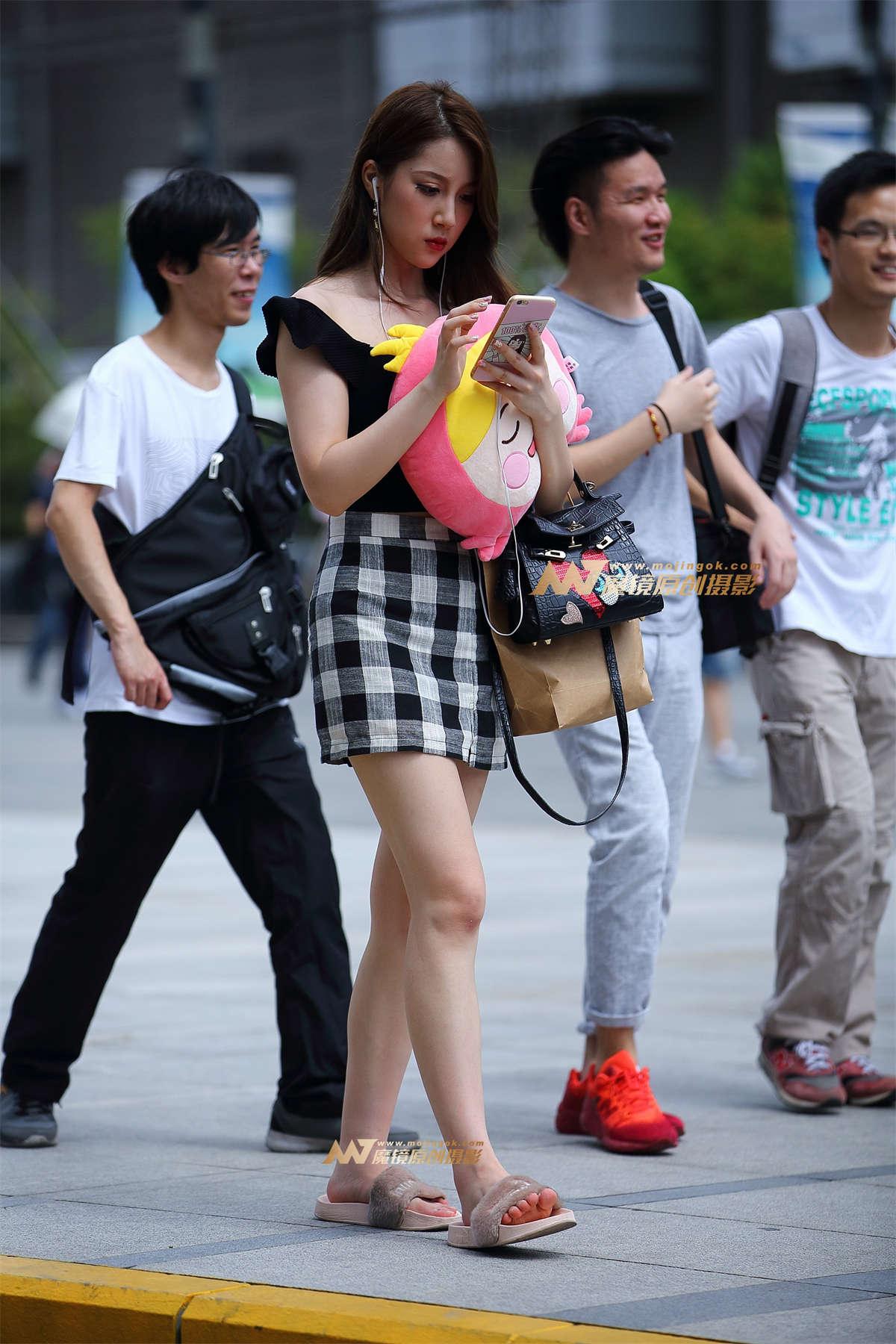 图片[2]-绿叶衬托出天使脸庞的你-日更街拍