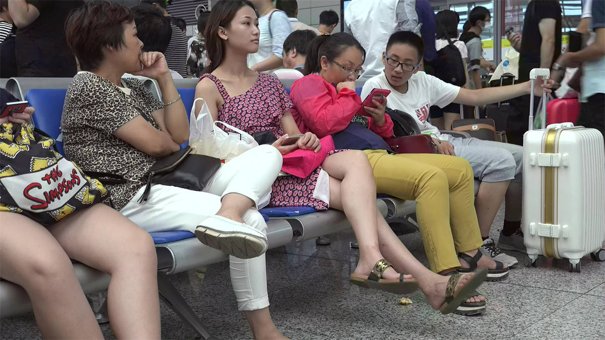 图片[2]-此帖看脸，就不信这个女孩的一颦一笑打动不了你-日更街拍