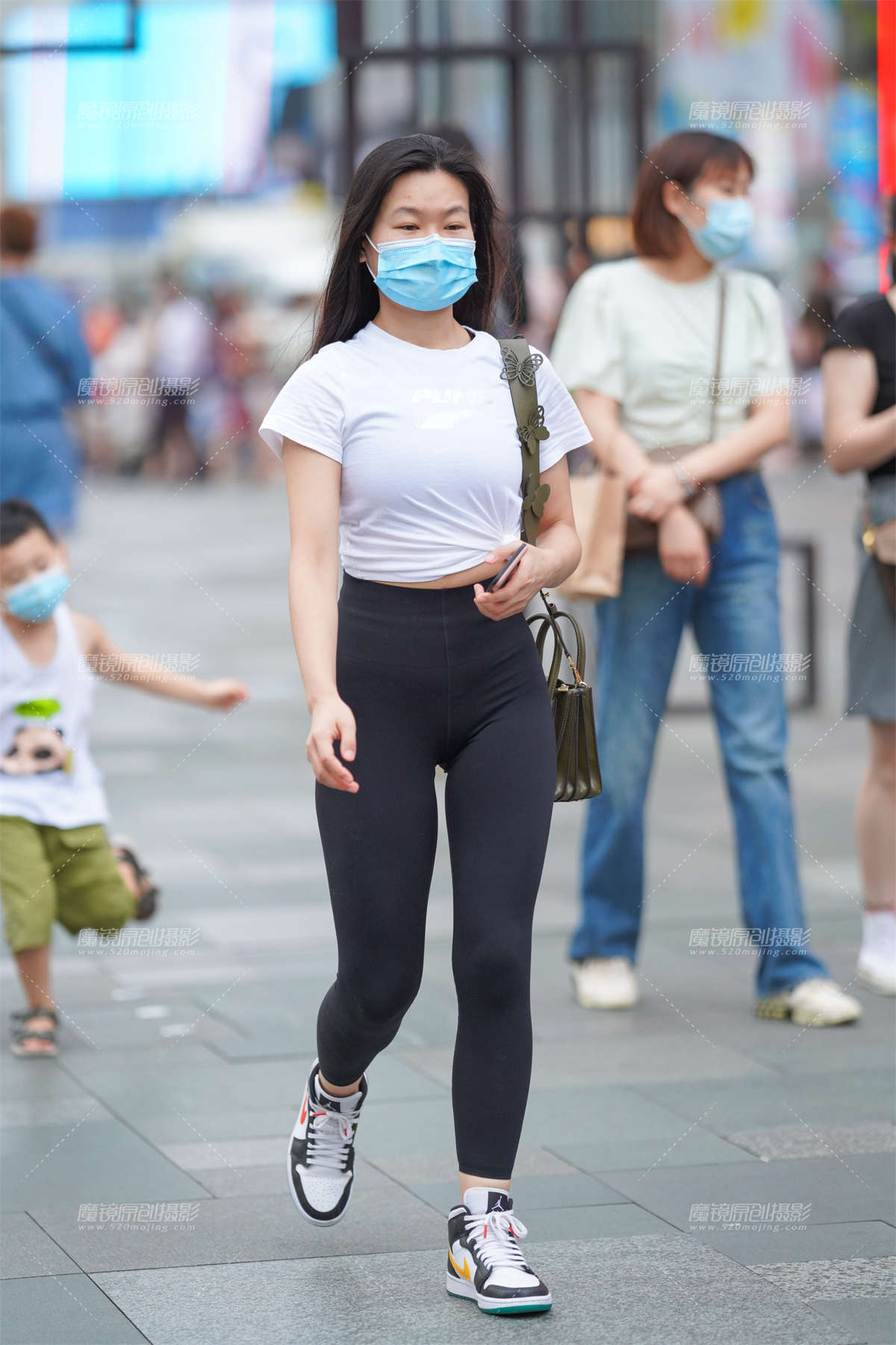 永不过时的黑色瑜伽裤-日更街拍