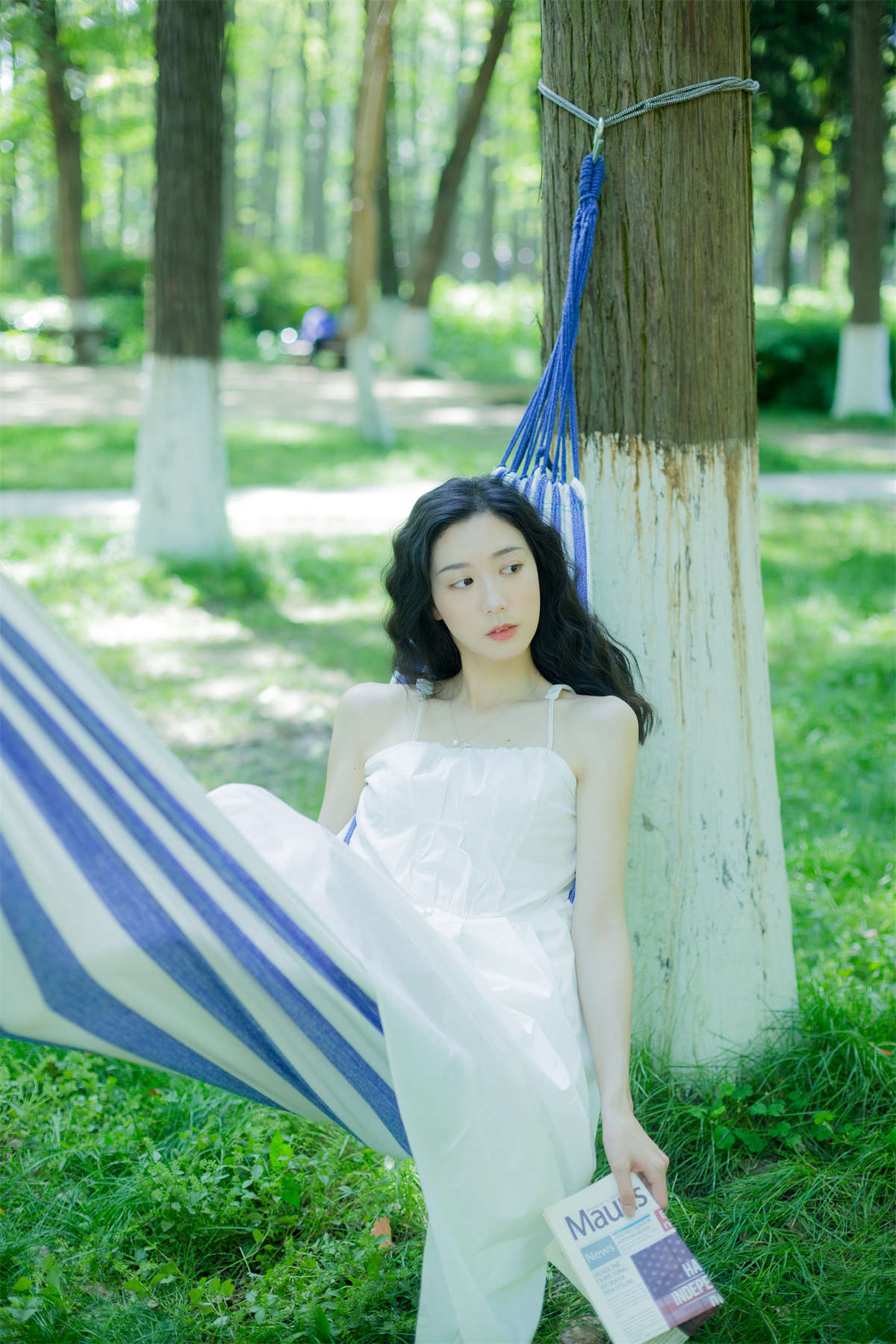 YITUYU艺图语 2022.07.17 沉沦夏日 饲猫少女--日更街拍