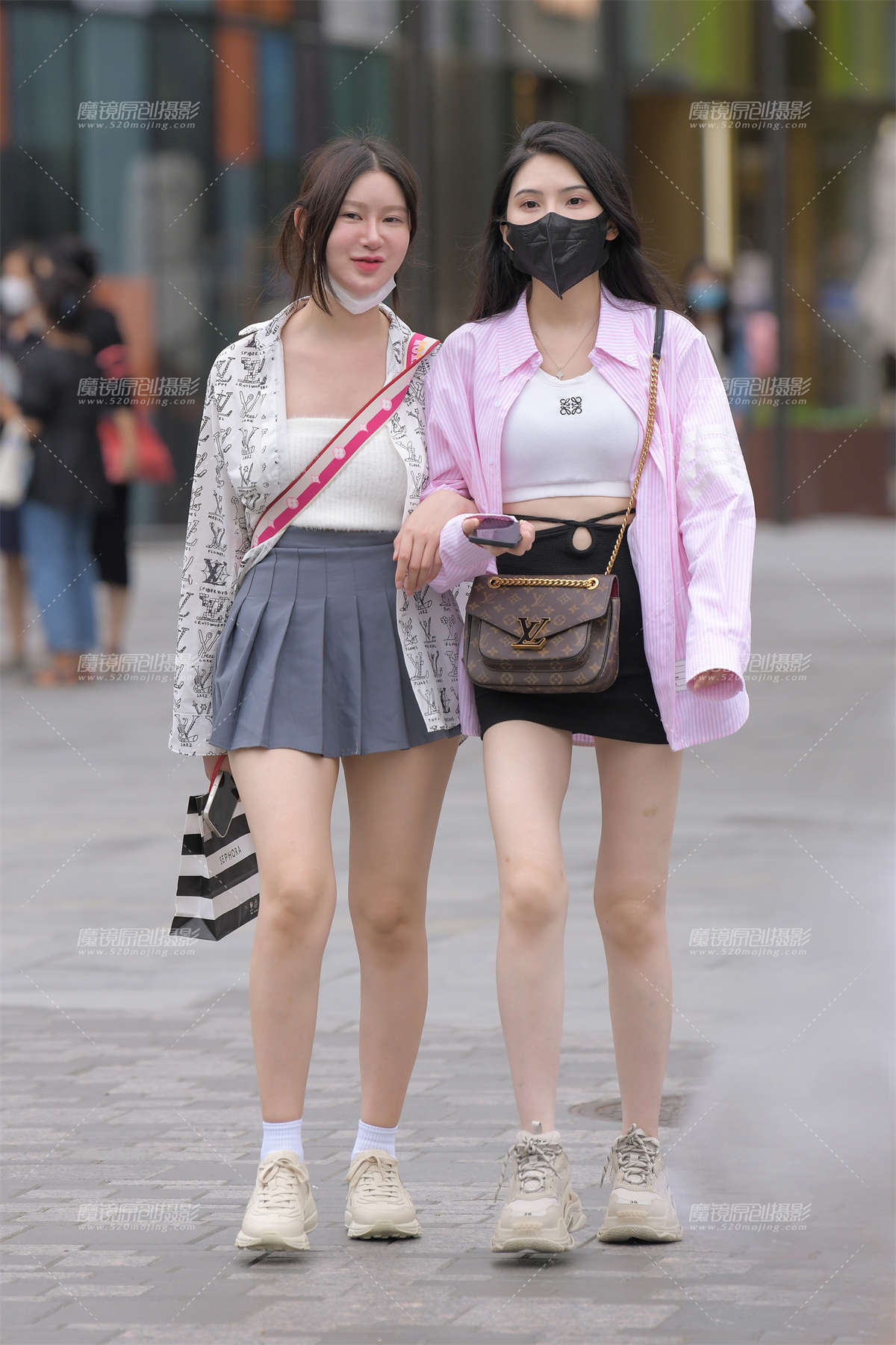 灰色短裙美女-日更街拍