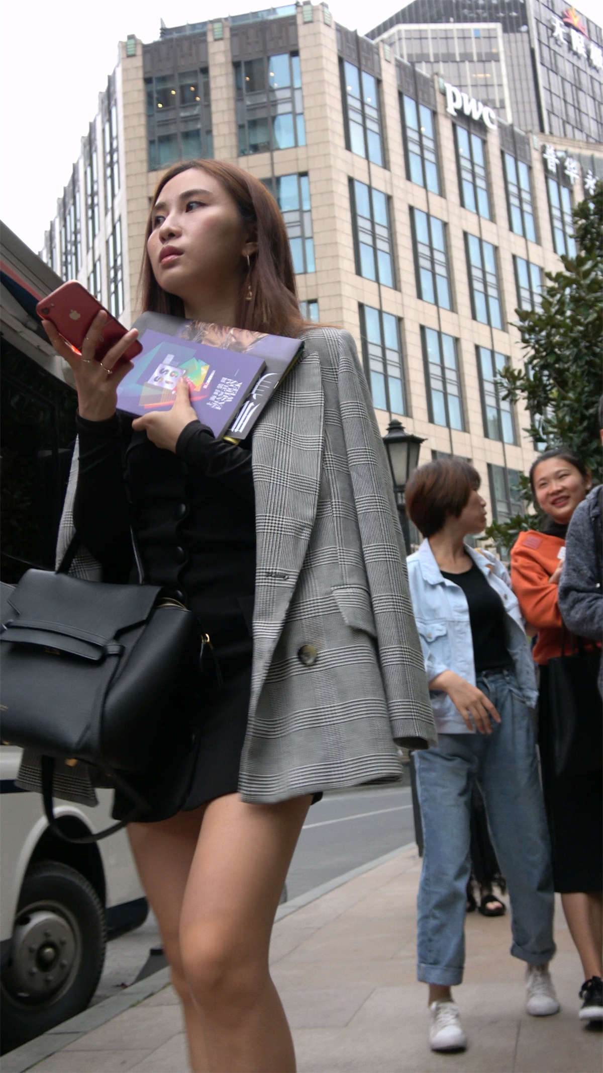 图片[2]-凉高跟性感美腿气质美女-日更街拍