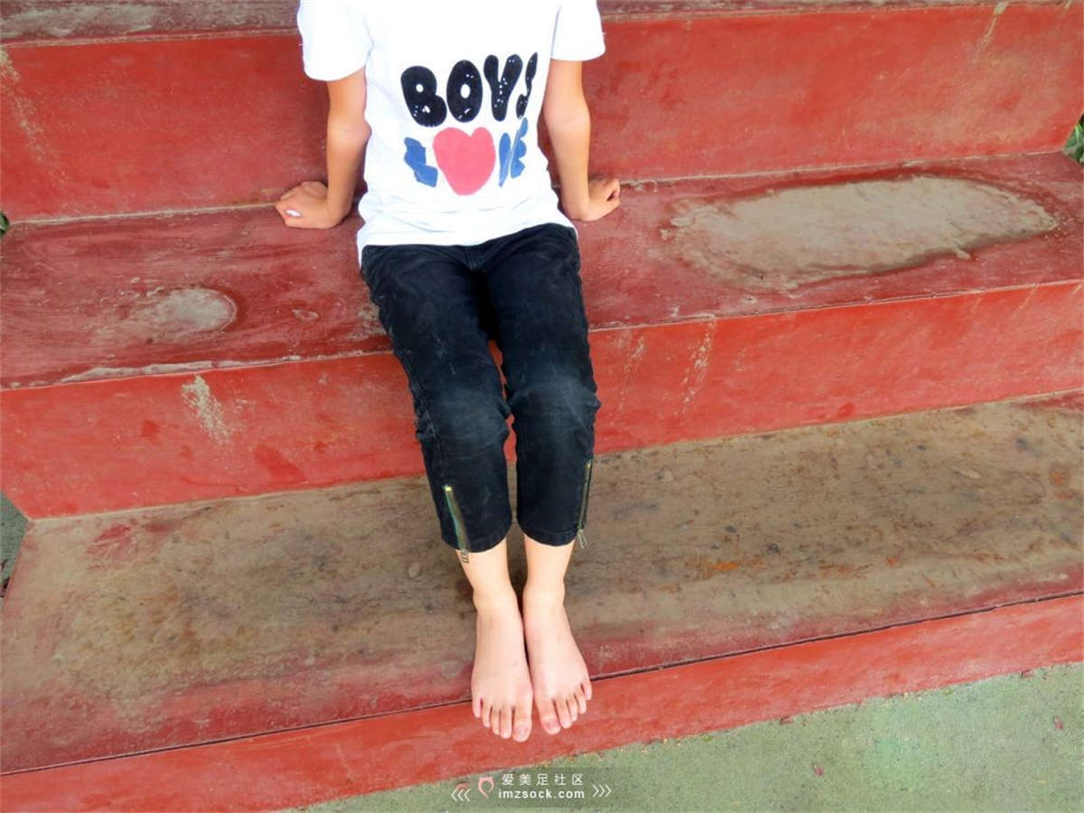 图片[2]-MZSOCK-2018 No.234 萌萌哒棉袜小萝莉嫩嫩的小脚丫 【第一季】-日更街拍