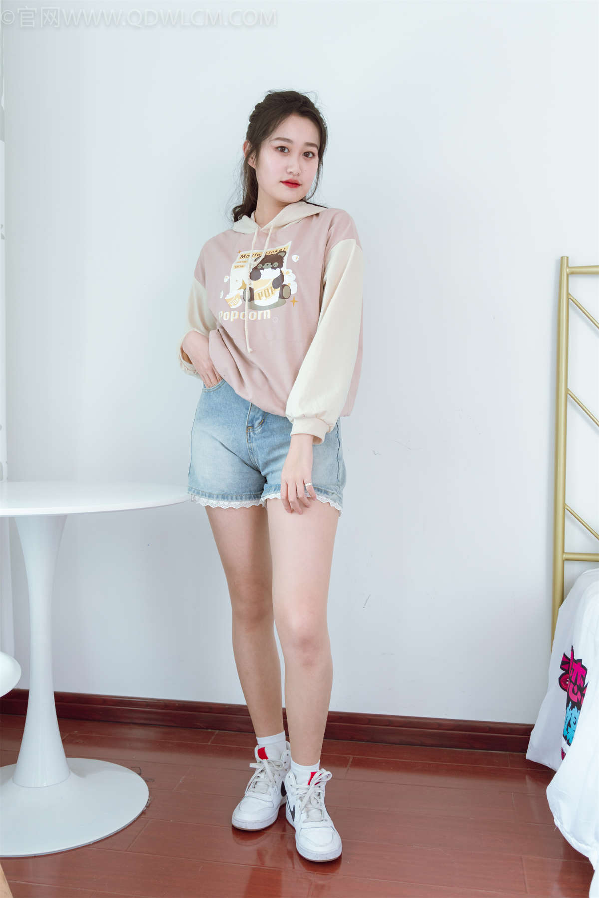 物恋传媒 NO.1042 小敏-迷失过往-日更街拍