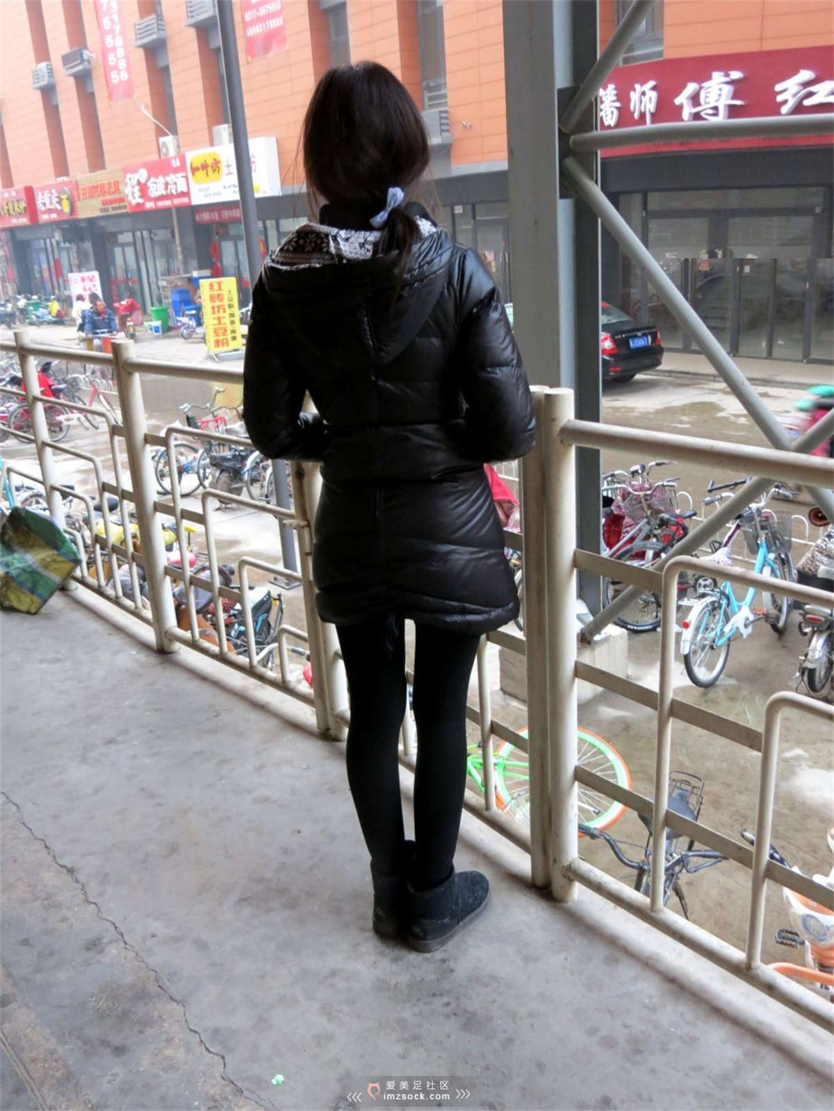 图片[2]-MZSOCK-2018 No.236 乖乖眼睛小可爱性感黑色打底裤雪地靴棉袜脚 【第二季】-日更街拍