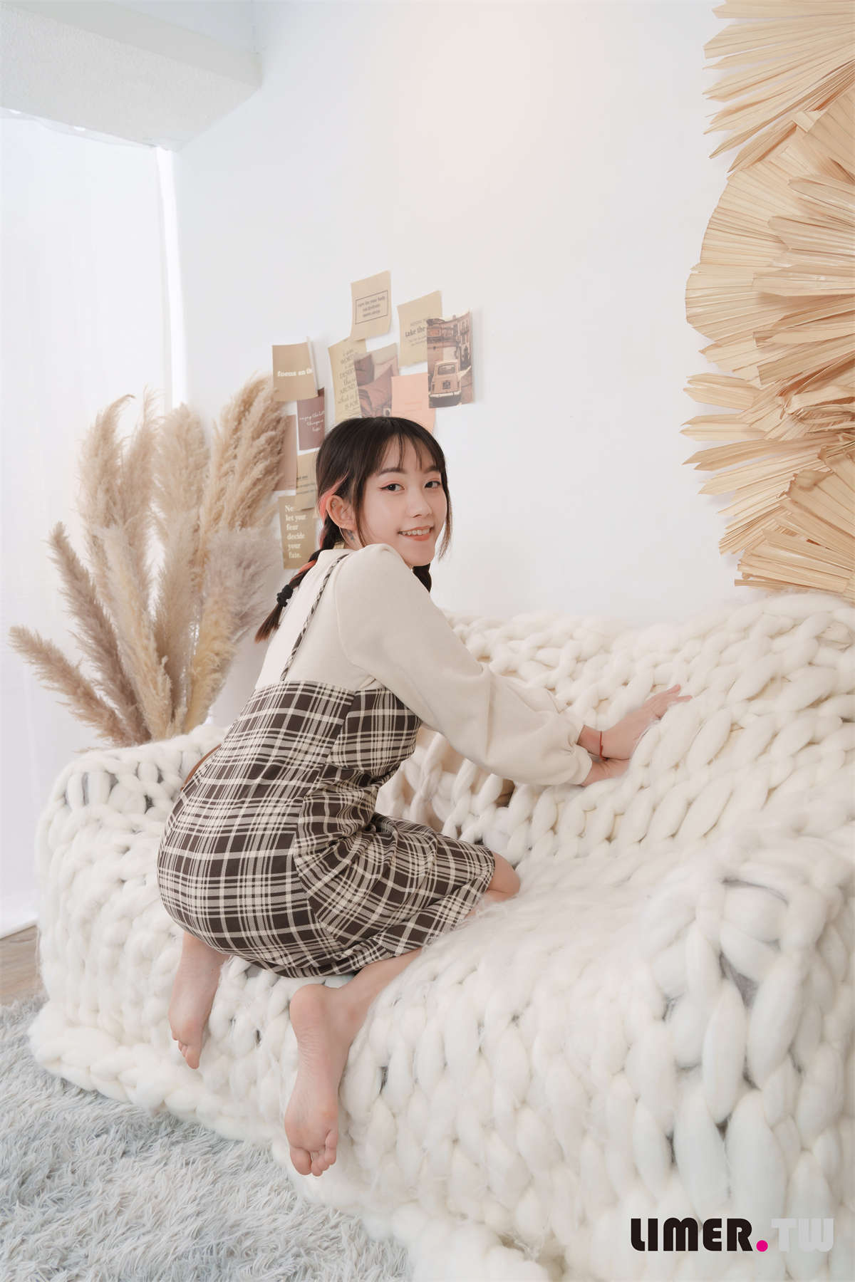 图片[2]-Limerence原创 No.71 素人Una 可口啾C脚脚蛋糕-日更街拍