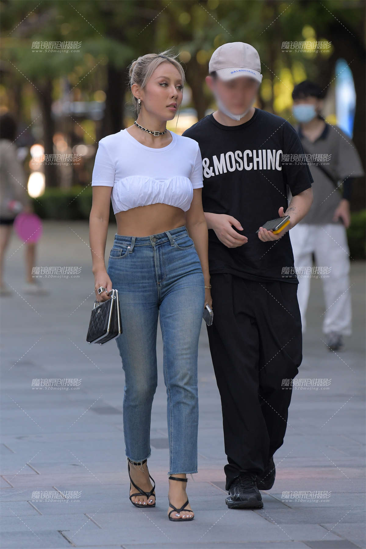 冷艳紧牛-日更街拍