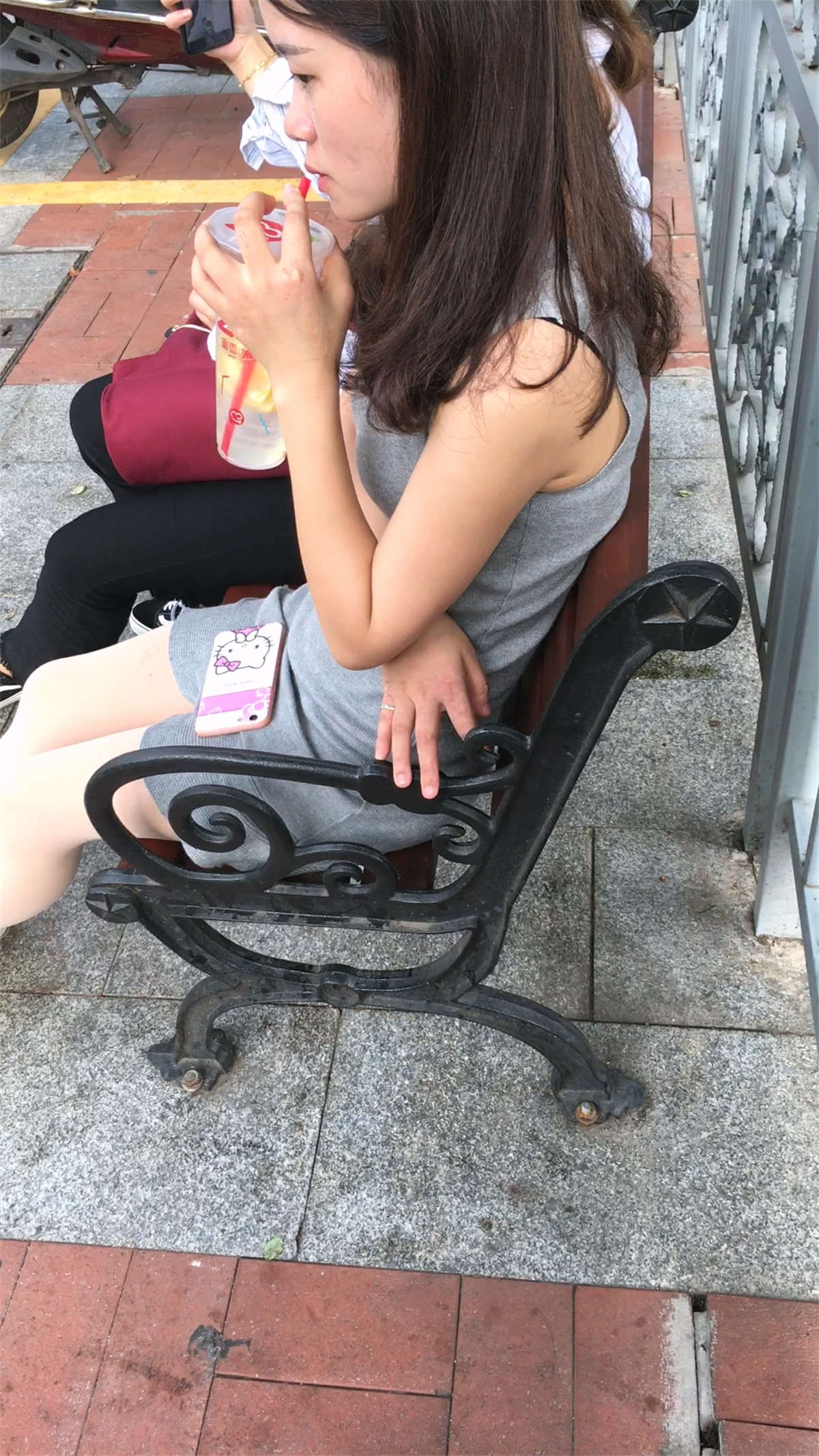 等人的肉丝美妞-日更街拍