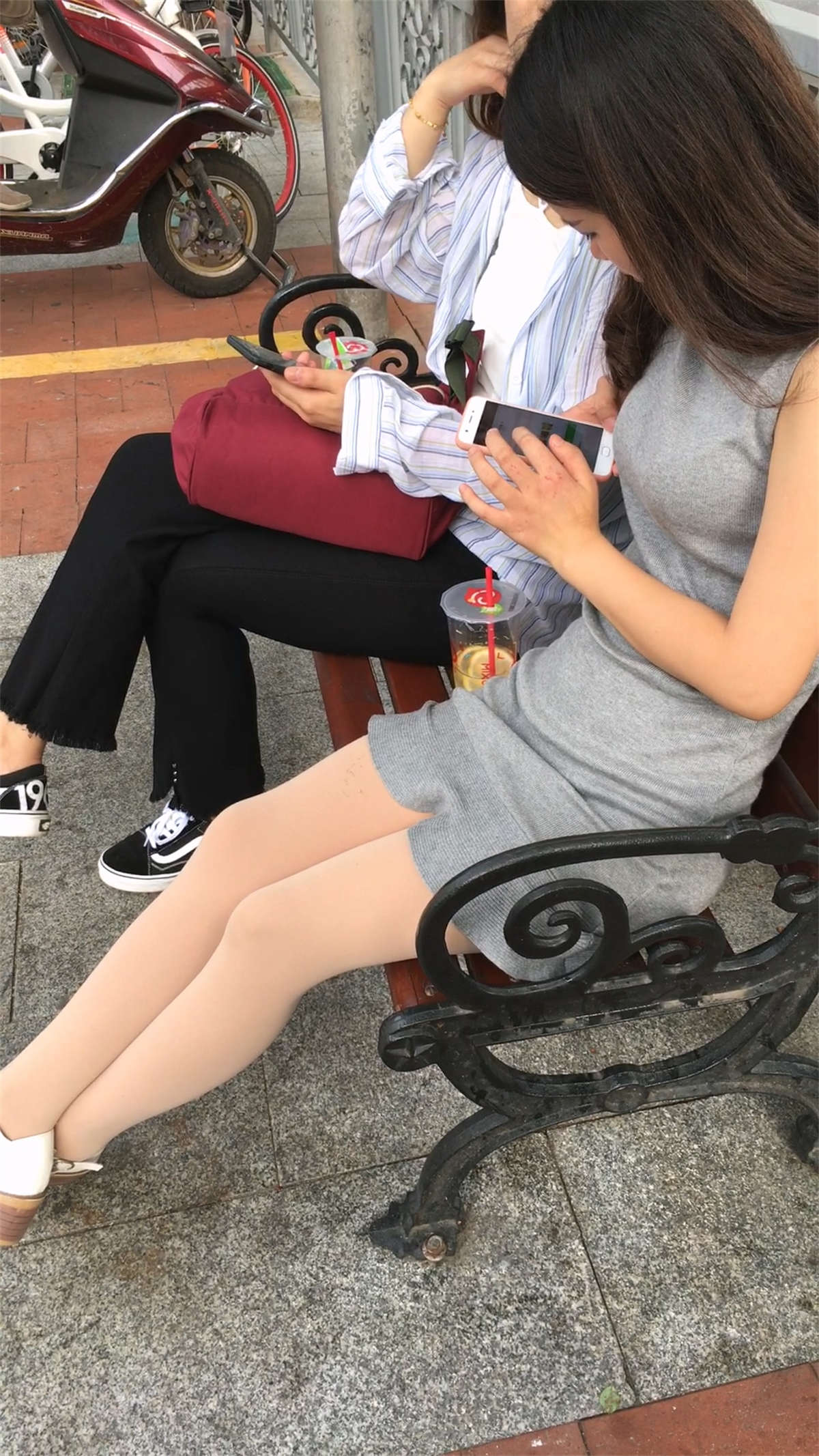 图片[2]-等人的肉丝美妞-日更街拍