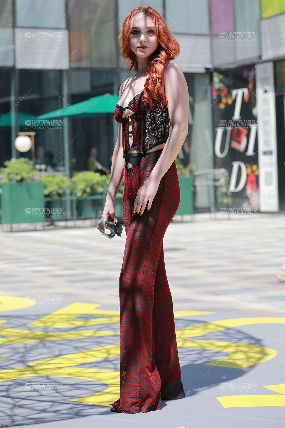 图片[2]-【玻璃街拍】难得一遇-日更街拍