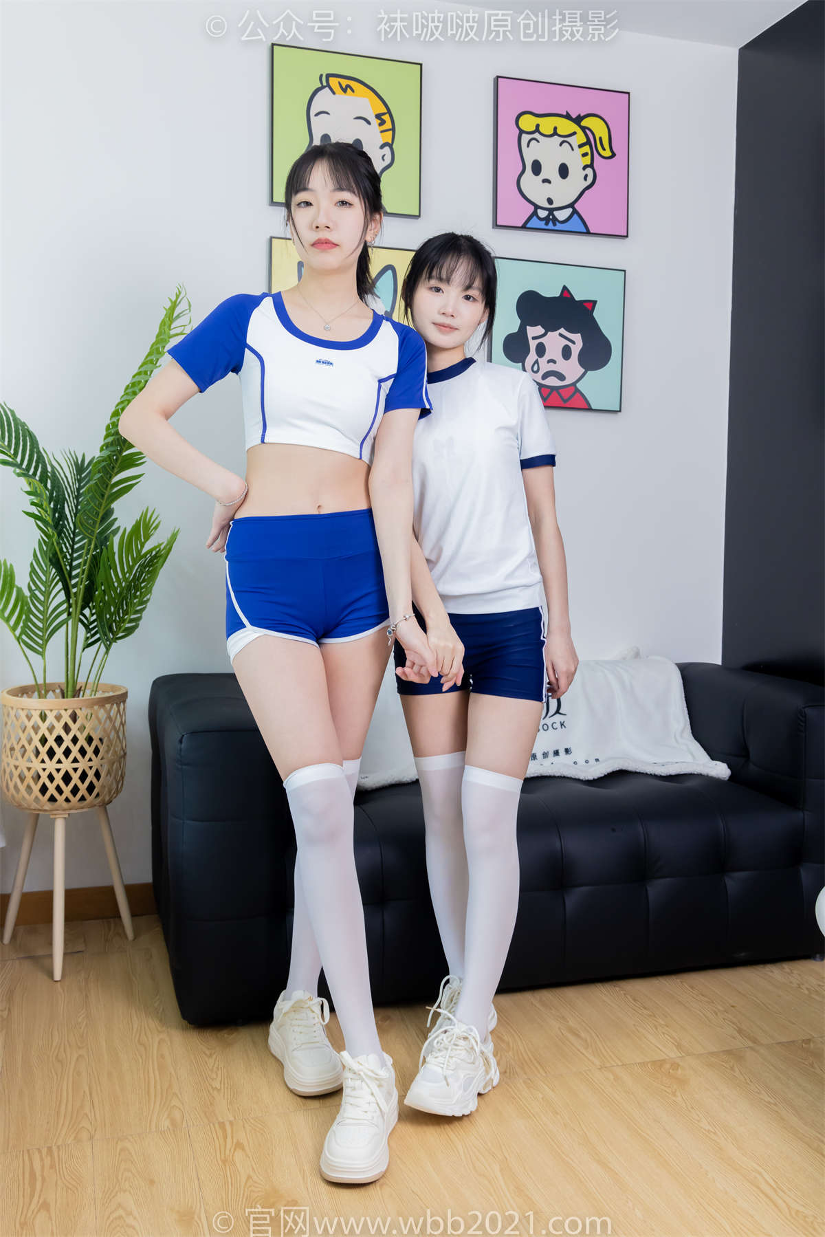 图片[2]-袜啵啵 No.472 小甜豆甜甜圈-两双运动鞋、厚白丝大腿袜、裸足、两位模特丝袜和裸足踩奶油蛋糕剧情（仅花絮剧情版）剧情版-日更街拍