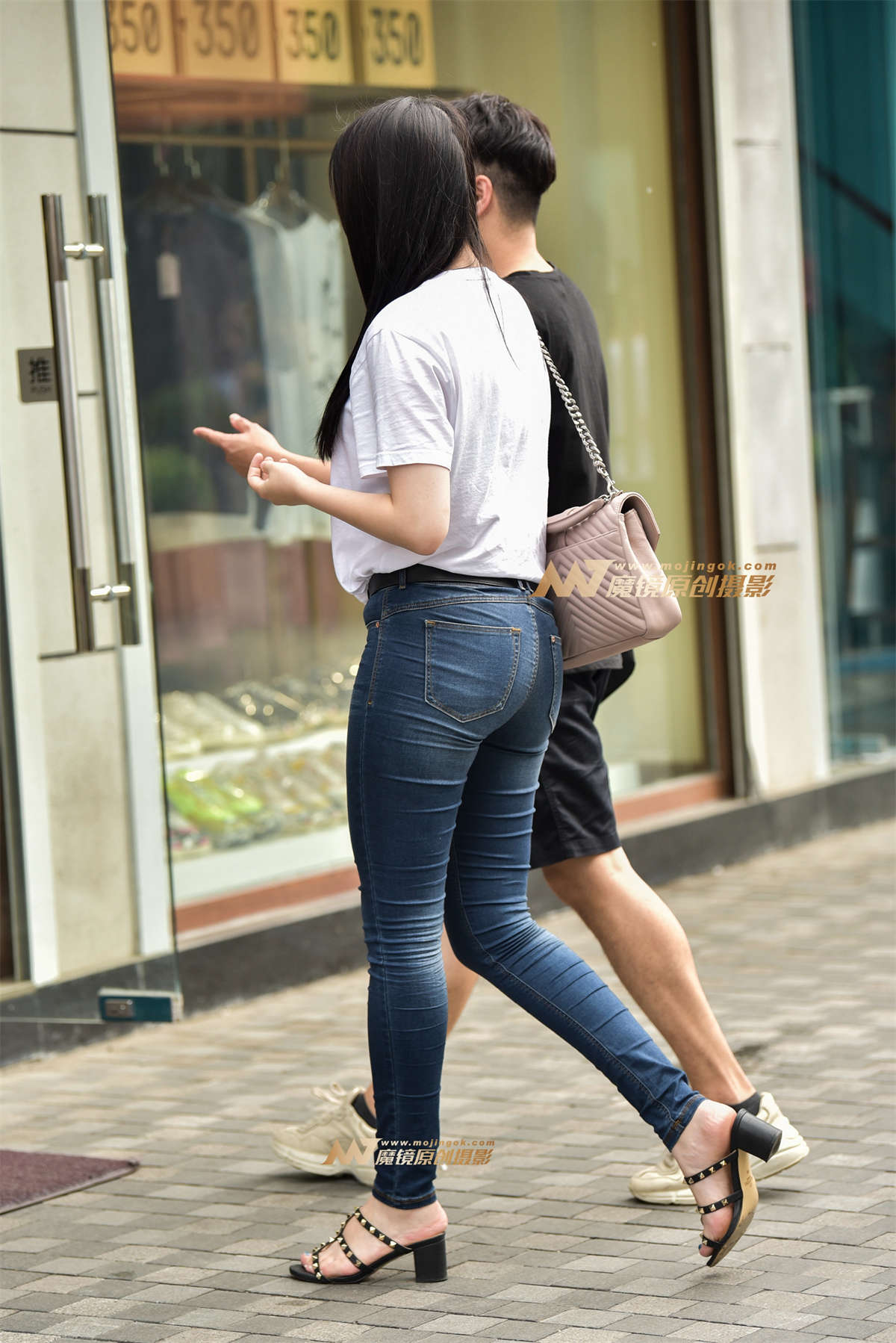 图片[2]-笑不露齿的甜美紧牛MM-日更街拍