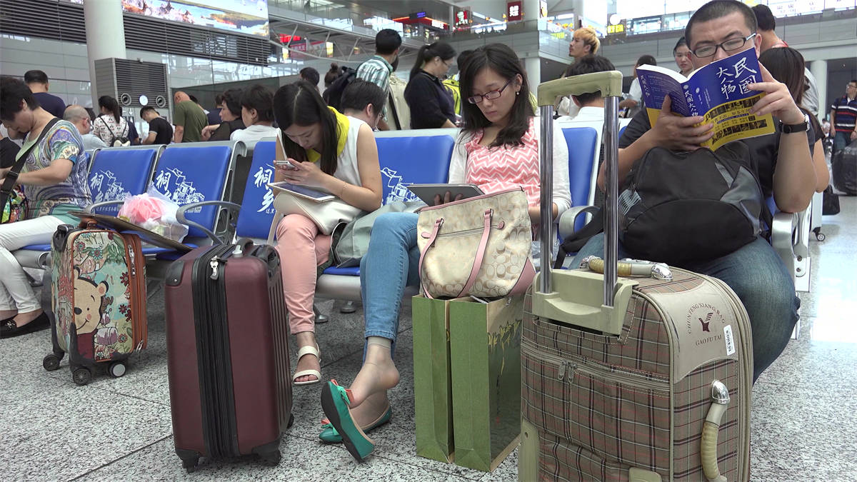 图片[2]-清瘦女孩透明短丝挑鞋，然后还有抖脚-日更街拍