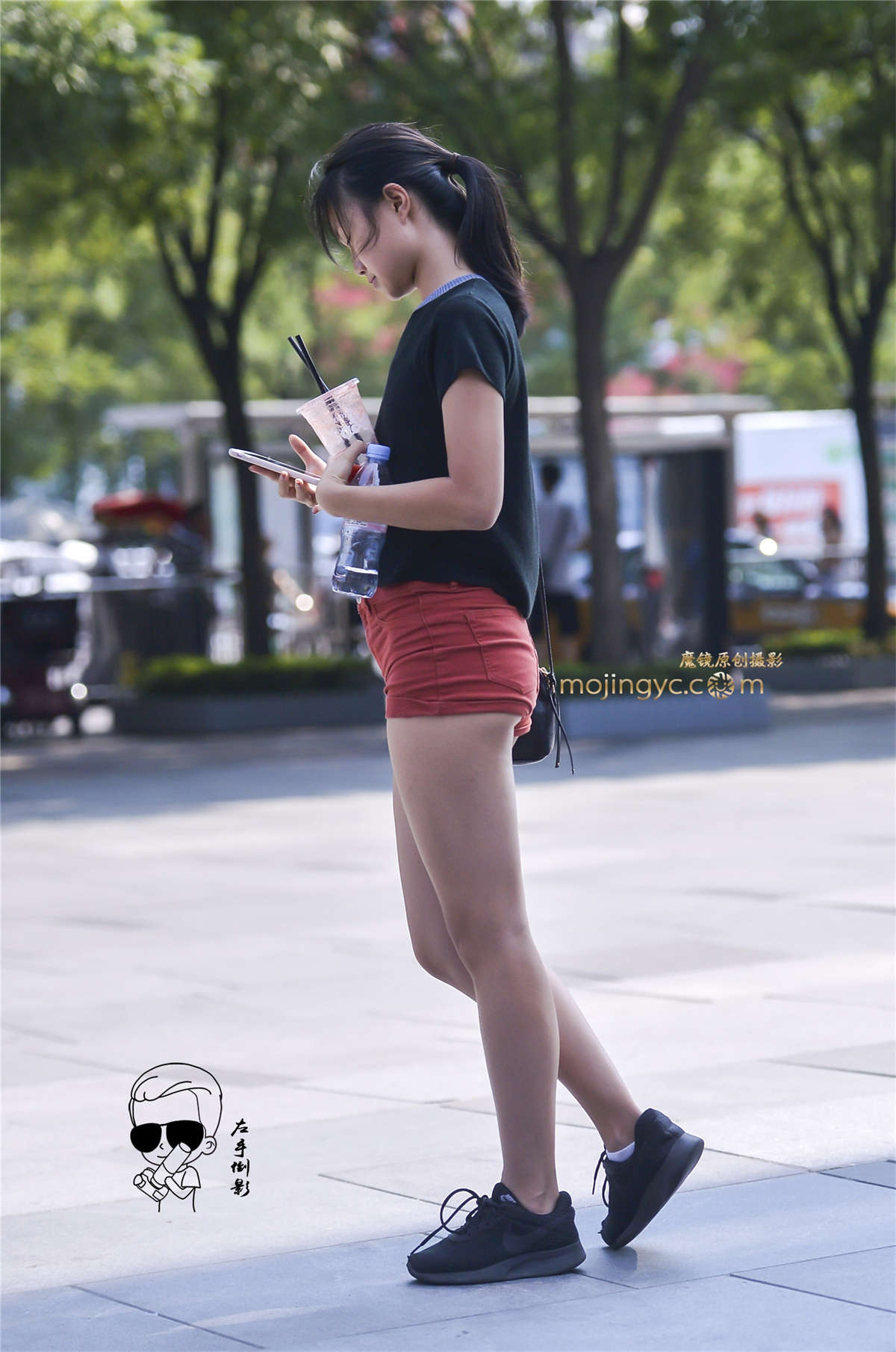 热裤紧绷-日更街拍