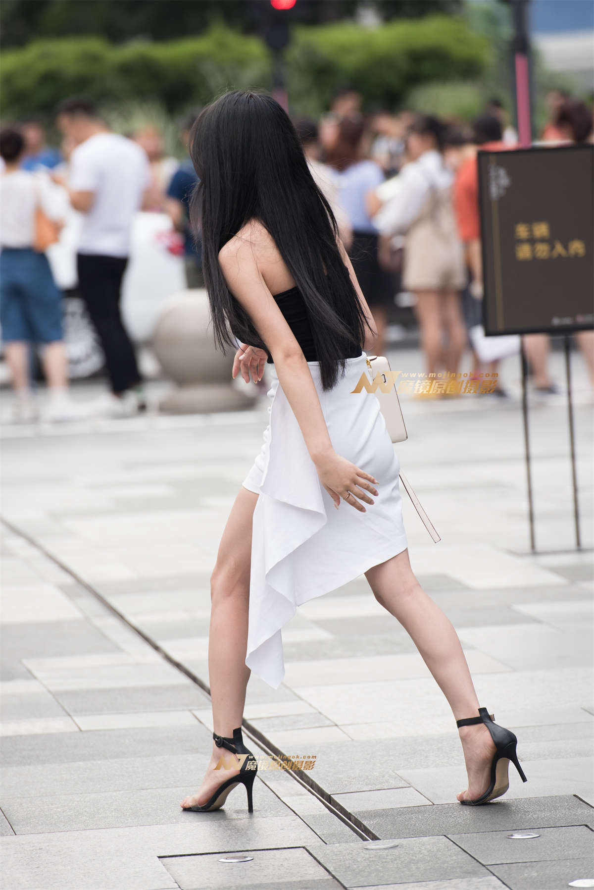 拍视频的小姐姐-日更街拍