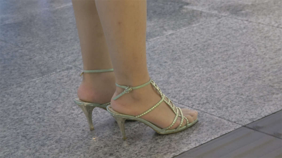 图片[2]-清秀的凉高肉色丝袜姑娘-日更街拍