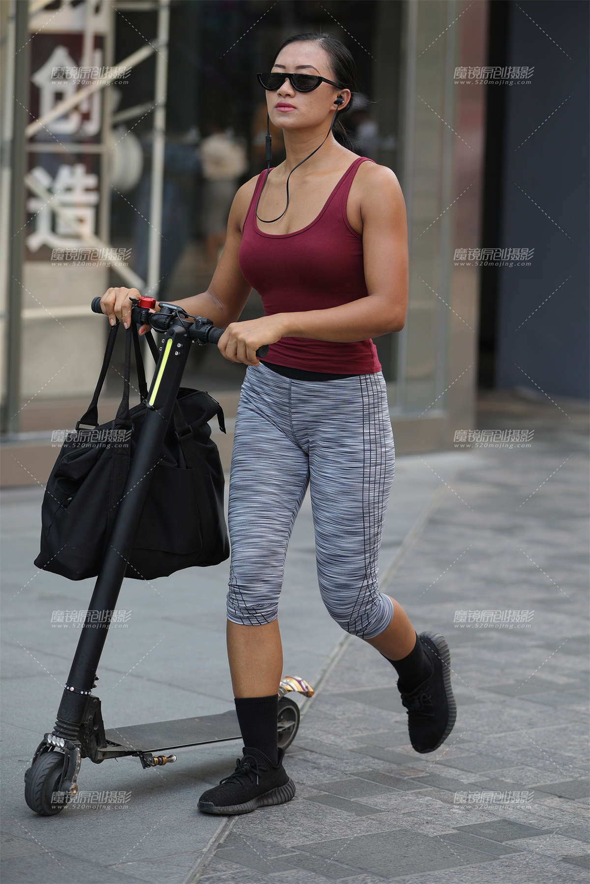 紧身七分健美裤-日更街拍