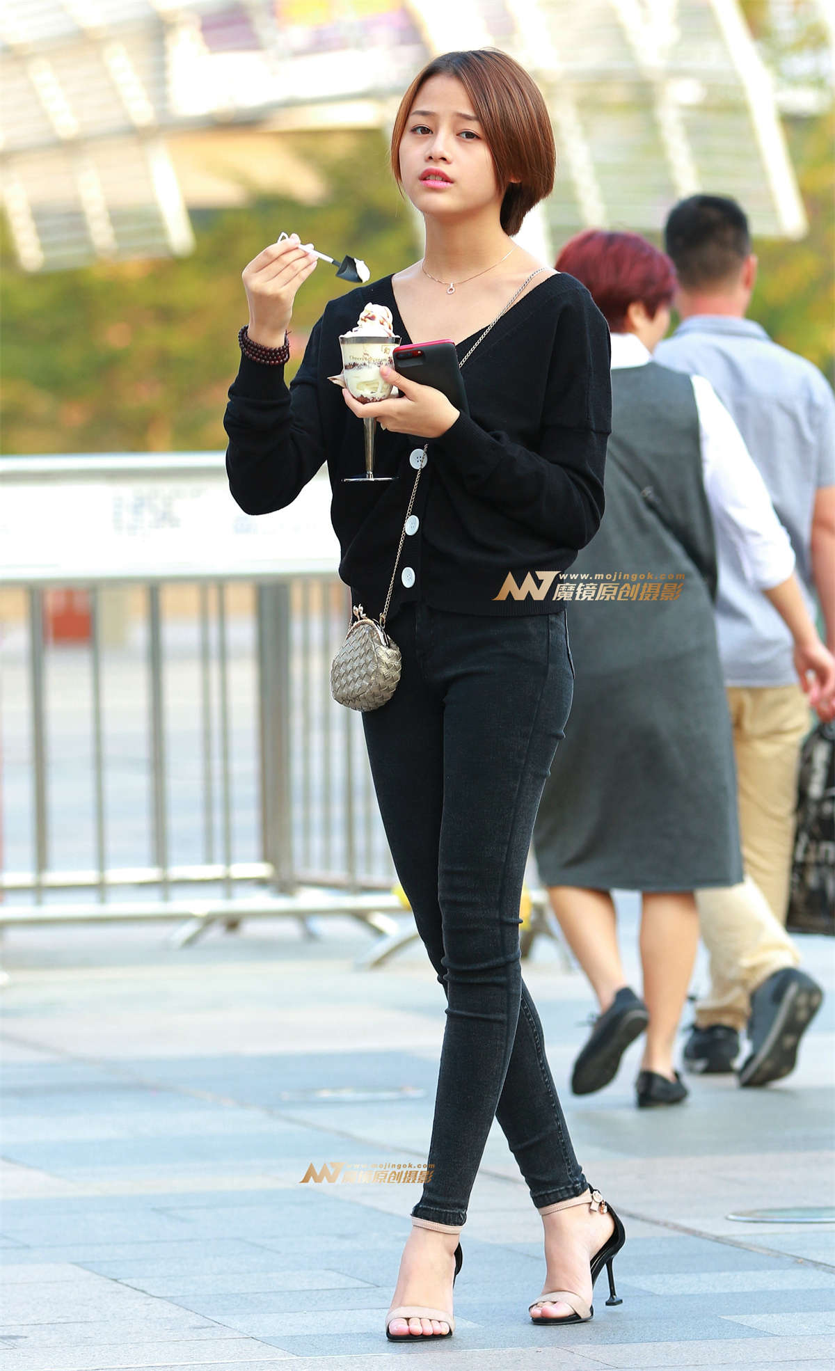 图片[2]-细高跟 紧牛美腿 美眉-日更街拍