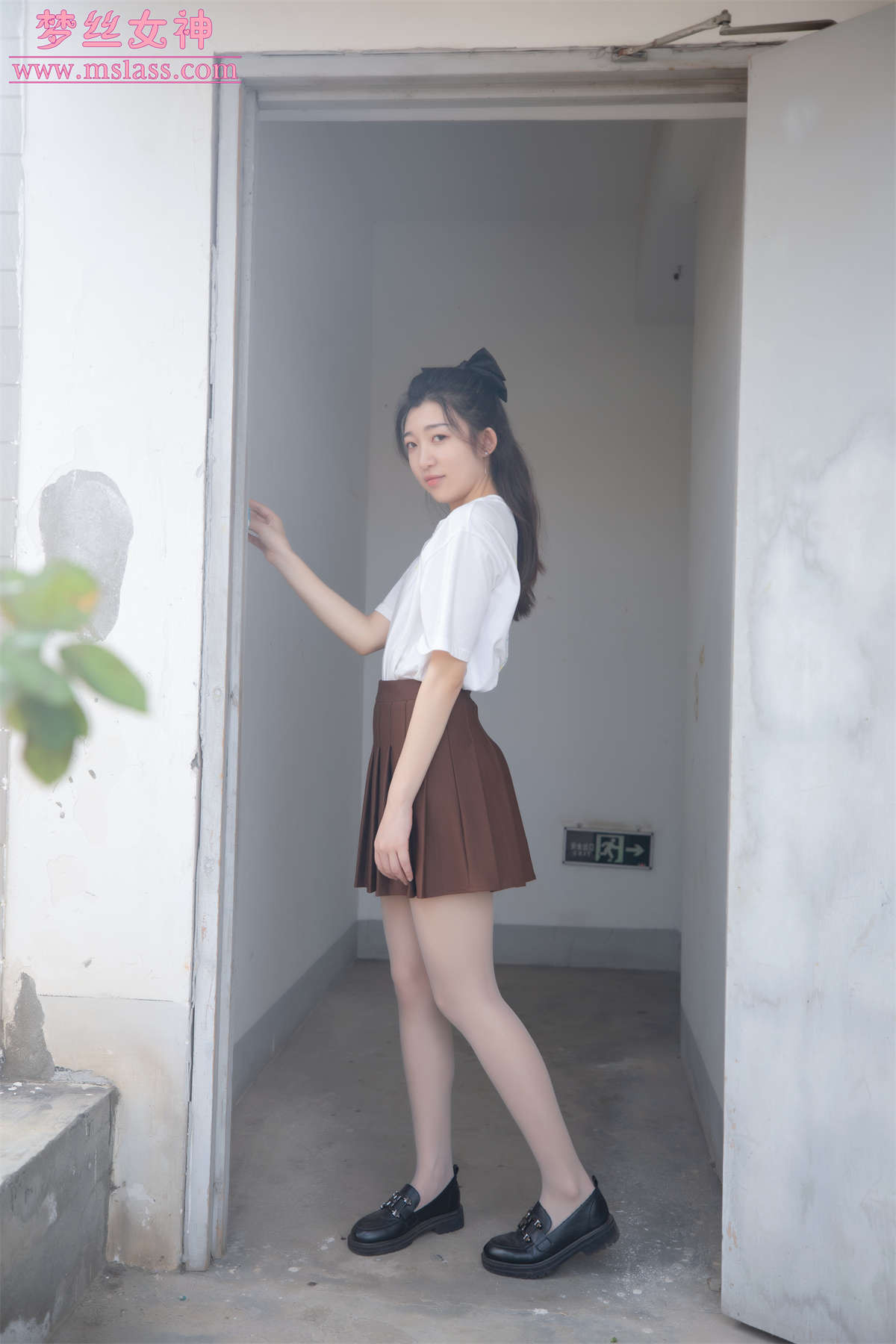 MSLASS梦丝女神 2022.04.11 丝袜JK小格调 张小雪-日更街拍
