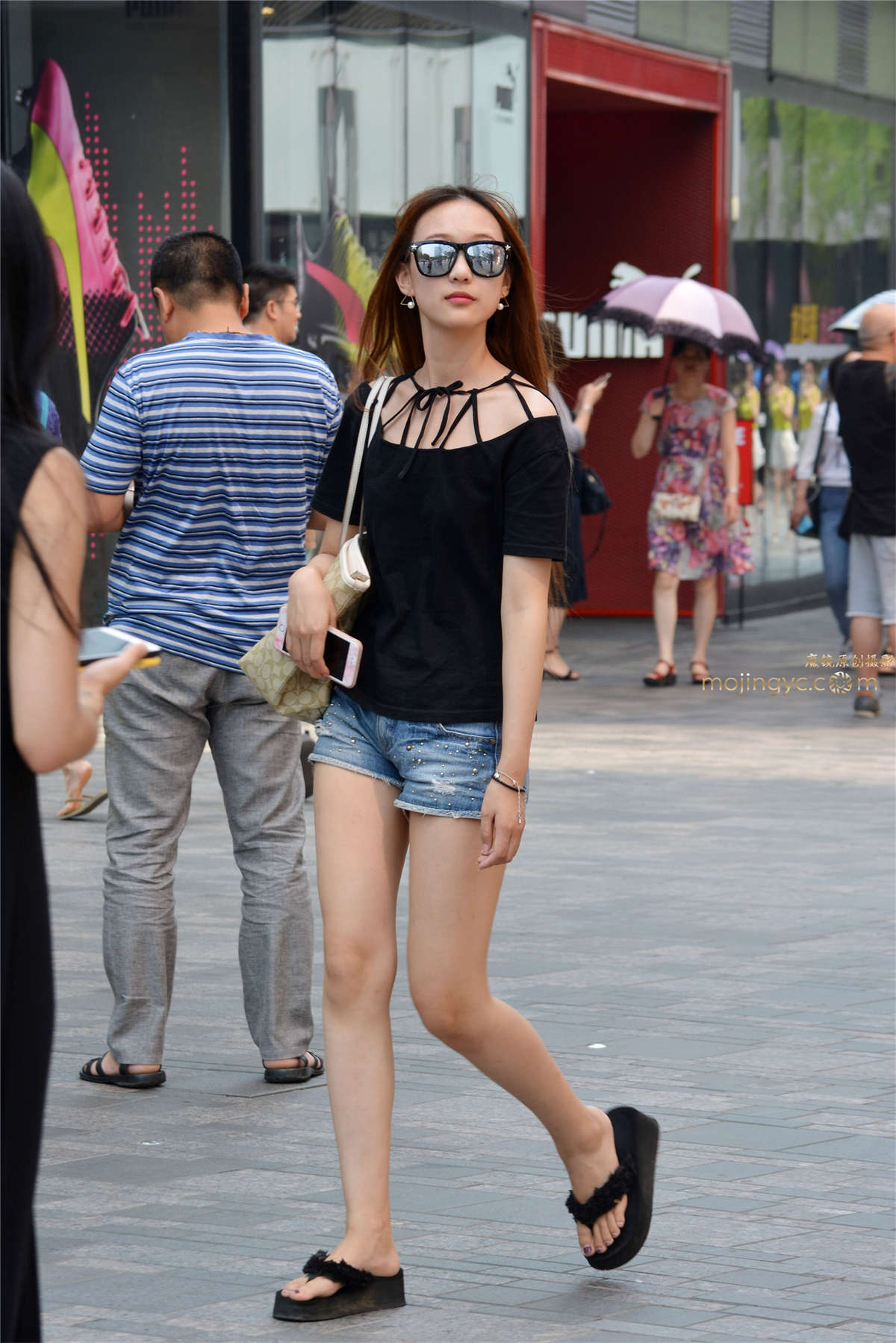 图片[2]-牛仔热裤大长腿-日更街拍