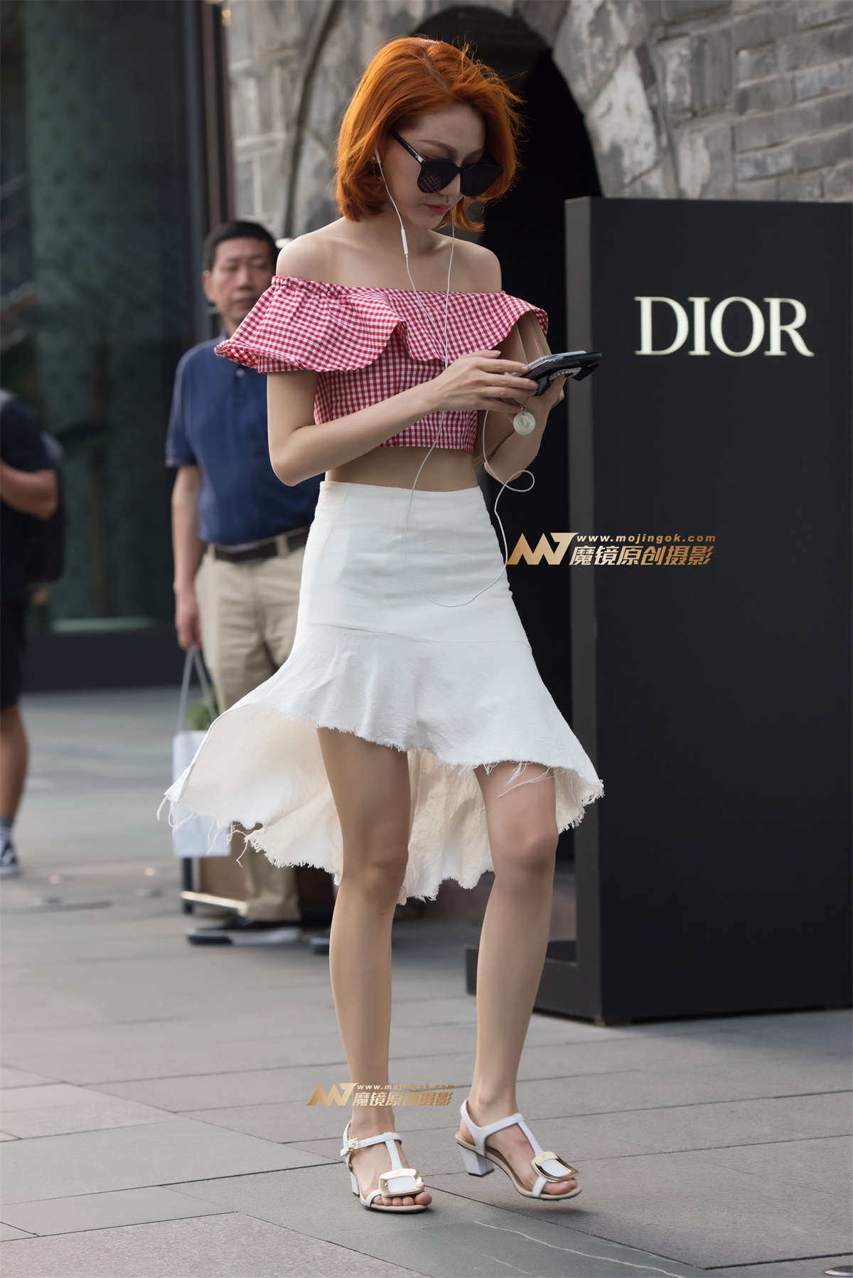 清纯的小姐姐-日更街拍