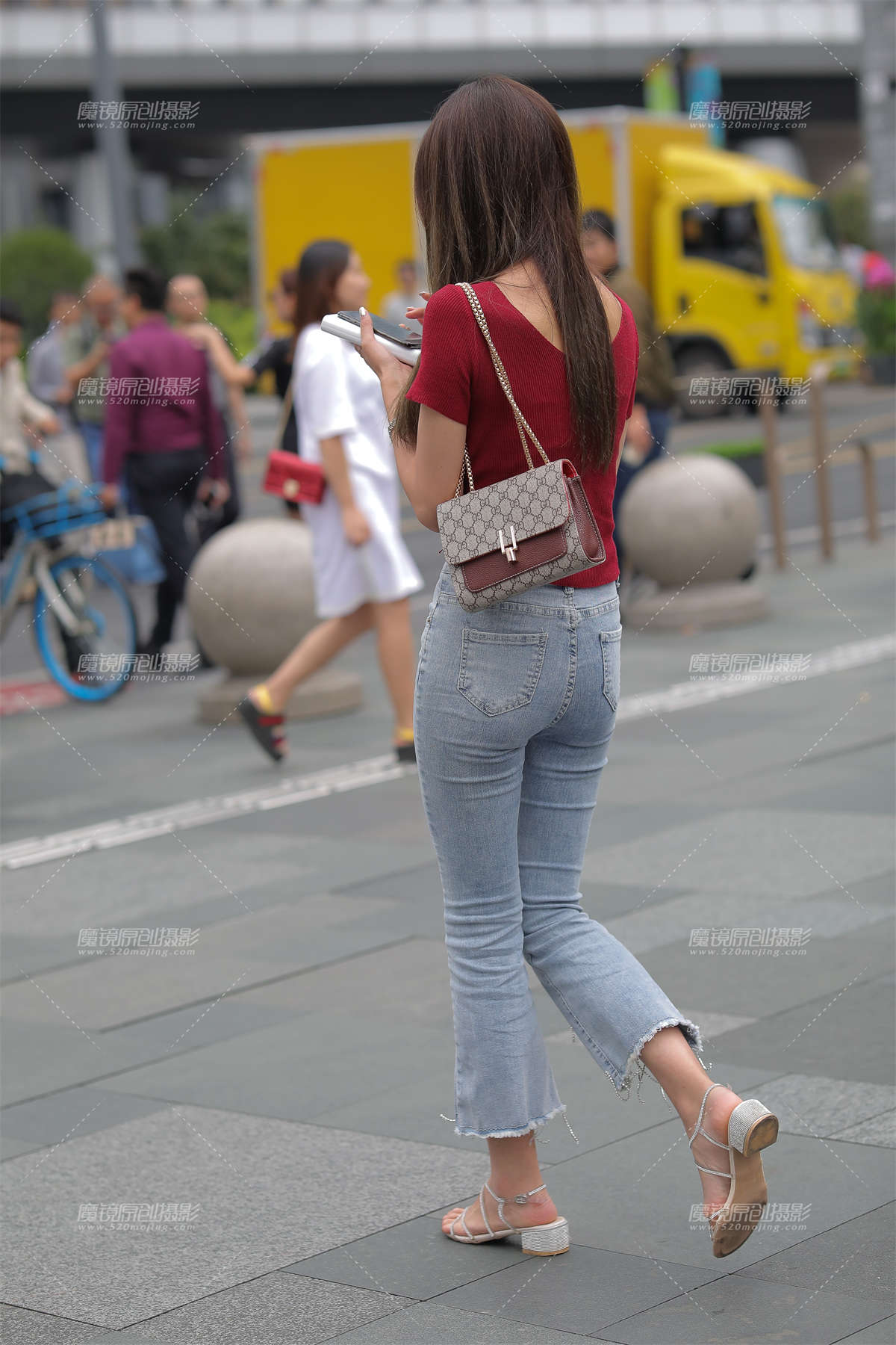 图片[2]-【凯恩赛贴】紧牛小妹-日更街拍