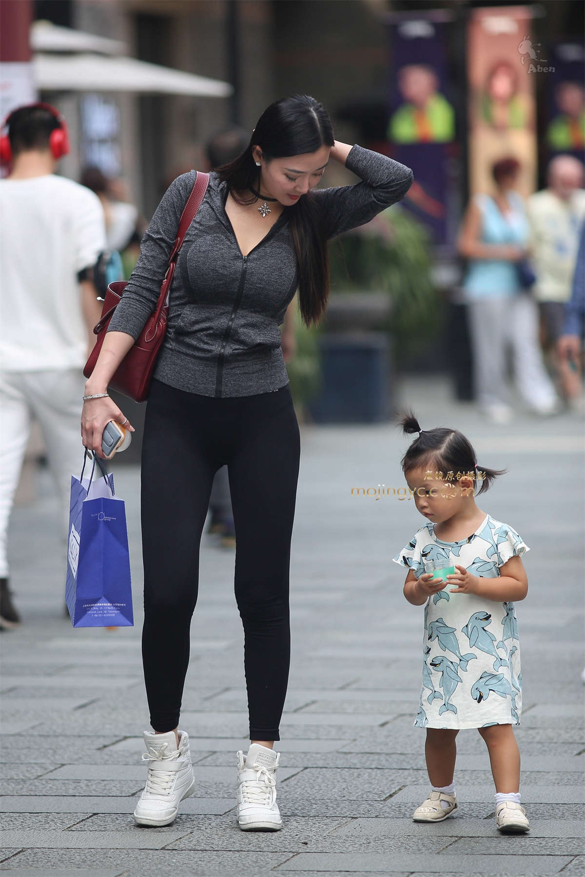 阿奔.2016.9.24.黑紧裤丰满辣妈.16p-日更街拍