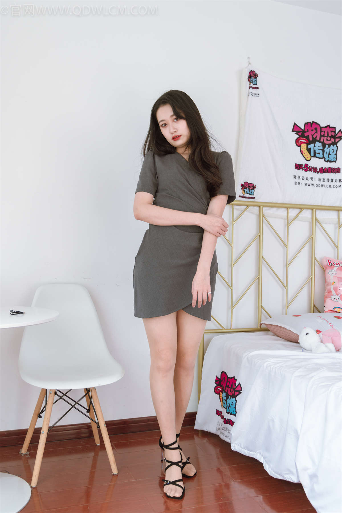 图片[2]-物恋传媒 NO.1048 小敏-迷雾铃音-日更街拍