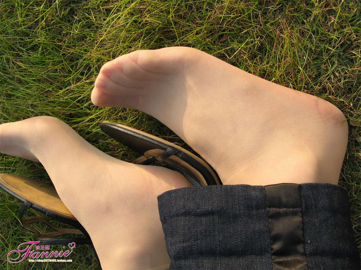 图片[2]-Fannie芬妮美足园NO.228 冬日暖阳丝足（6）-日更街拍