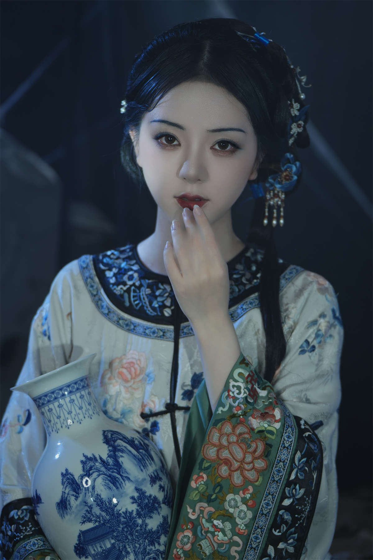 YITUYU艺图语 2023.05.21 蒙尘的青花瓷 千雪呀-日更街拍