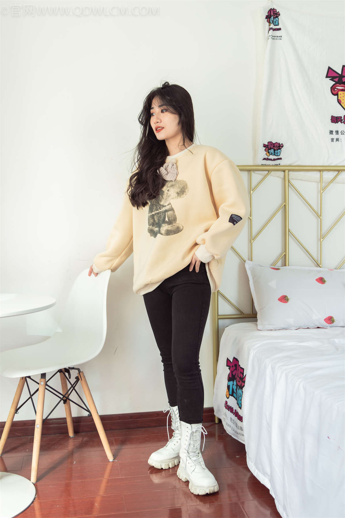 图片[2]-物恋传媒 NO.991 露露-冬天的温暖-日更街拍