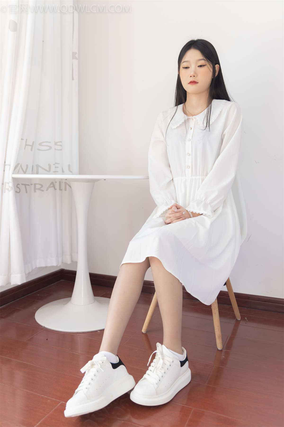 图片[2]-物恋传媒 NO.1049 小竹-白的色彩-日更街拍