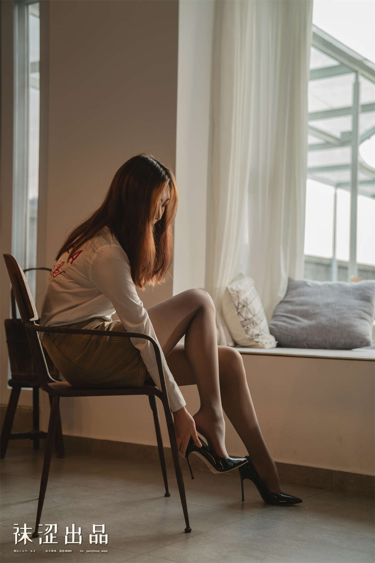 图片[2]-袜涩写真 VOL.077《静》-日更街拍