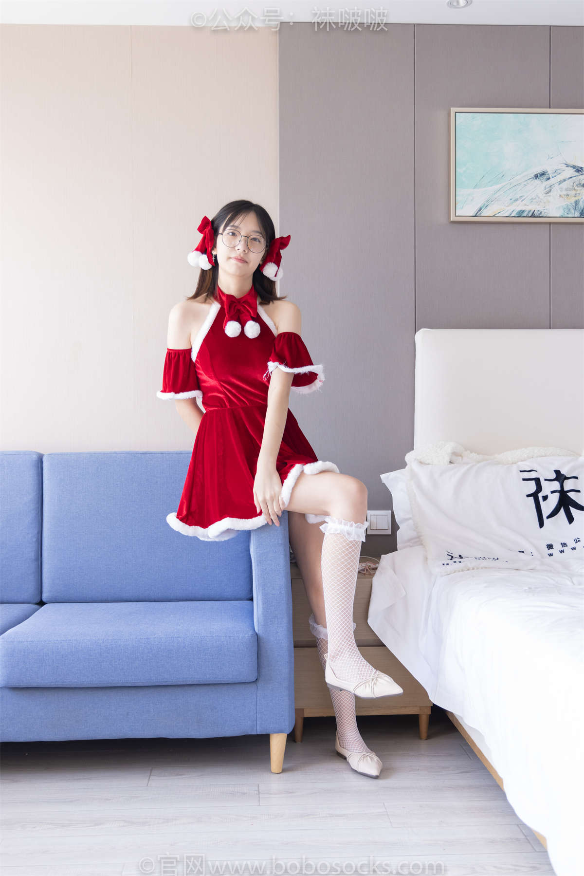 图片[2]-袜啵啵 No.043 小甜豆-圣诞服、平底鞋、高跟鞋、白色渔网…-日更街拍