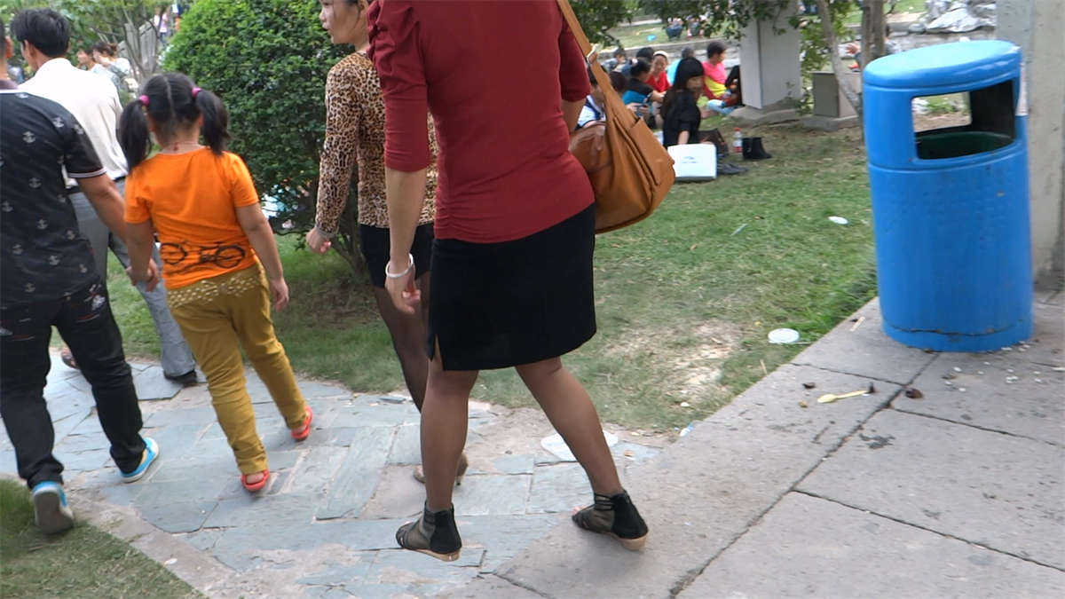 图片[2]-漂亮美丽的黑丝-日更街拍