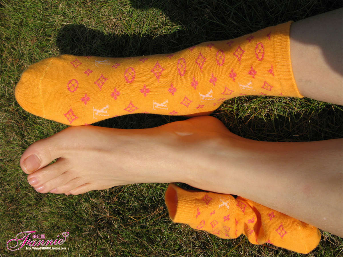 图片[2]-Fannie芬妮美足园NO.231 冬日暖阳裸足（3）-日更街拍