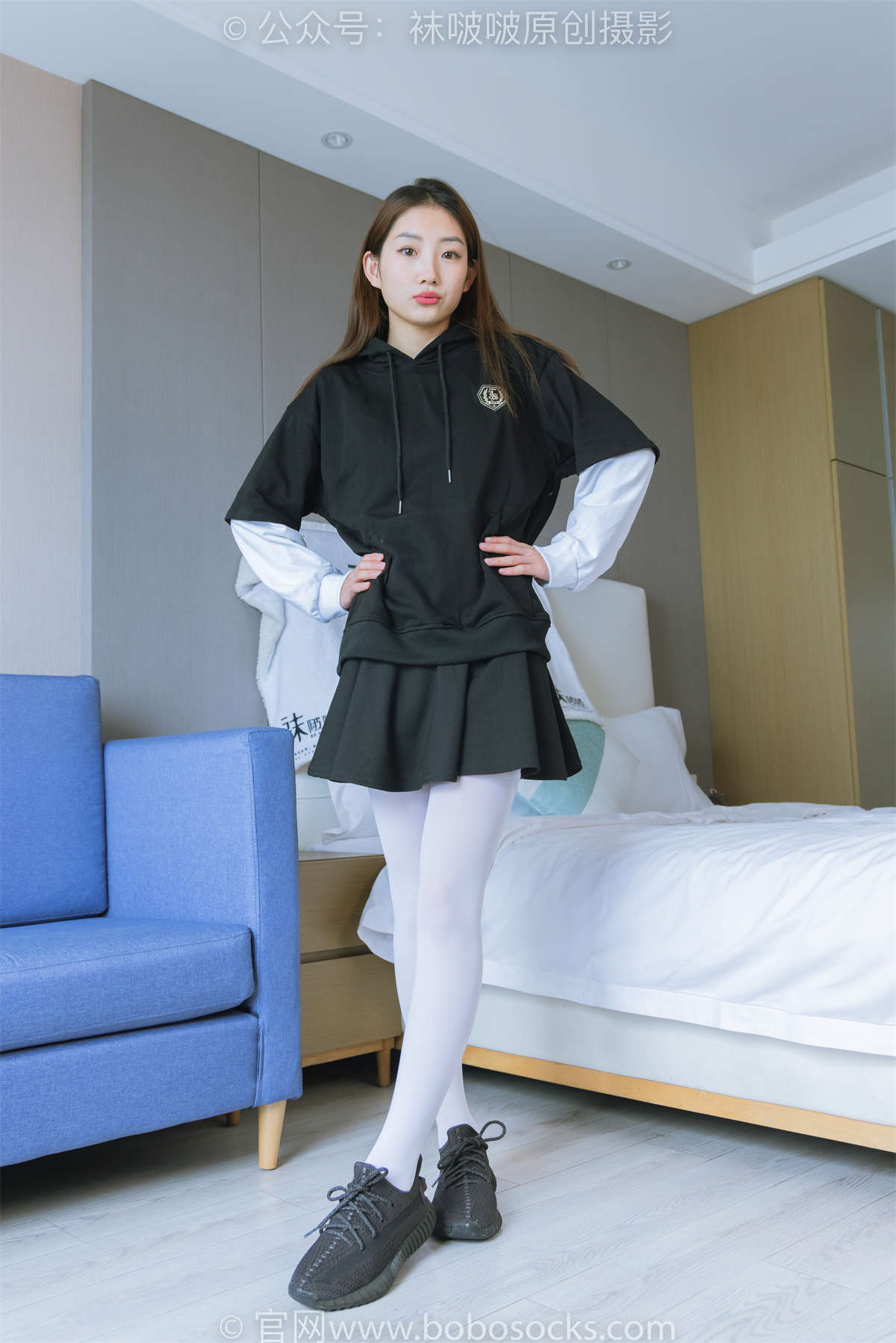 袜啵啵 No.214 小沫-黑色运动鞋、厚白丝 花絮版-日更街拍