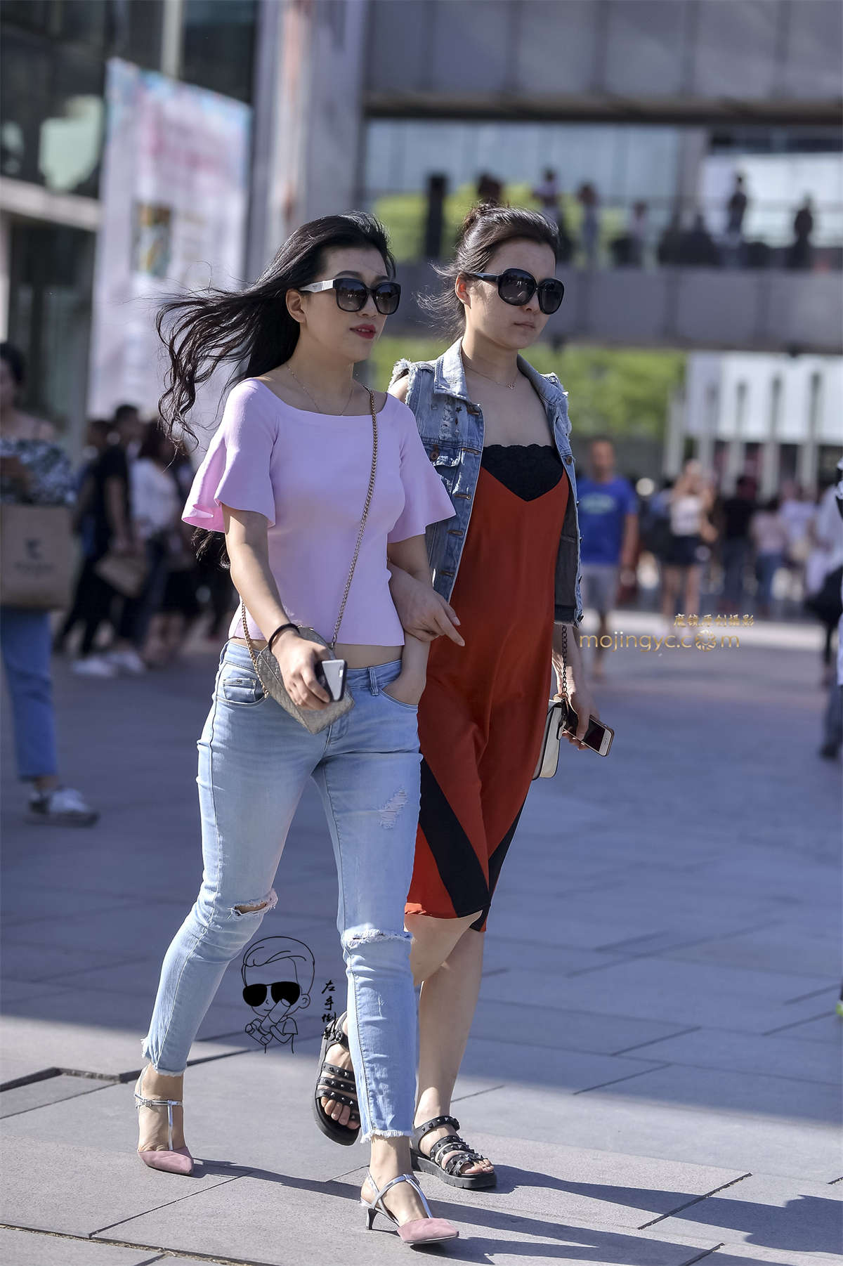 时尚性感的美女-日更街拍