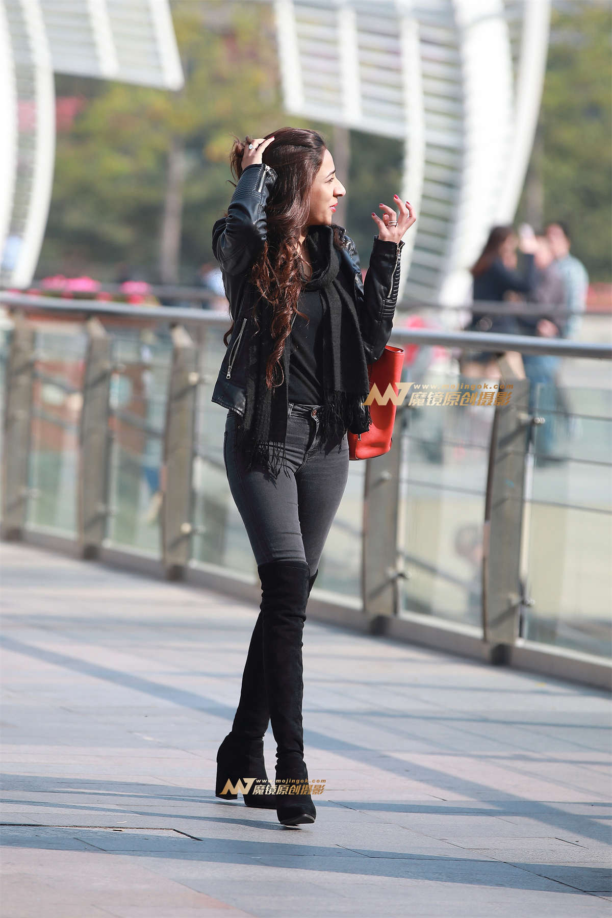 紧身裤，长靴，洋妞-日更街拍