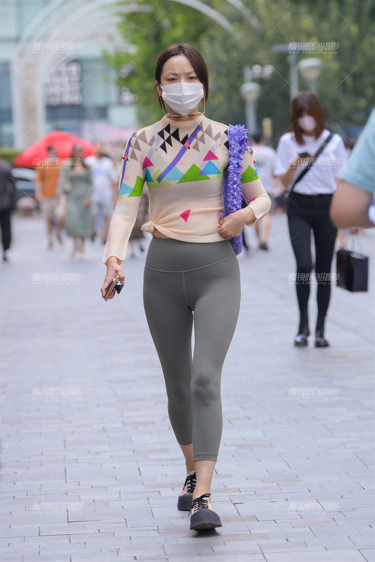 墨绿瑜珈裤-日更街拍