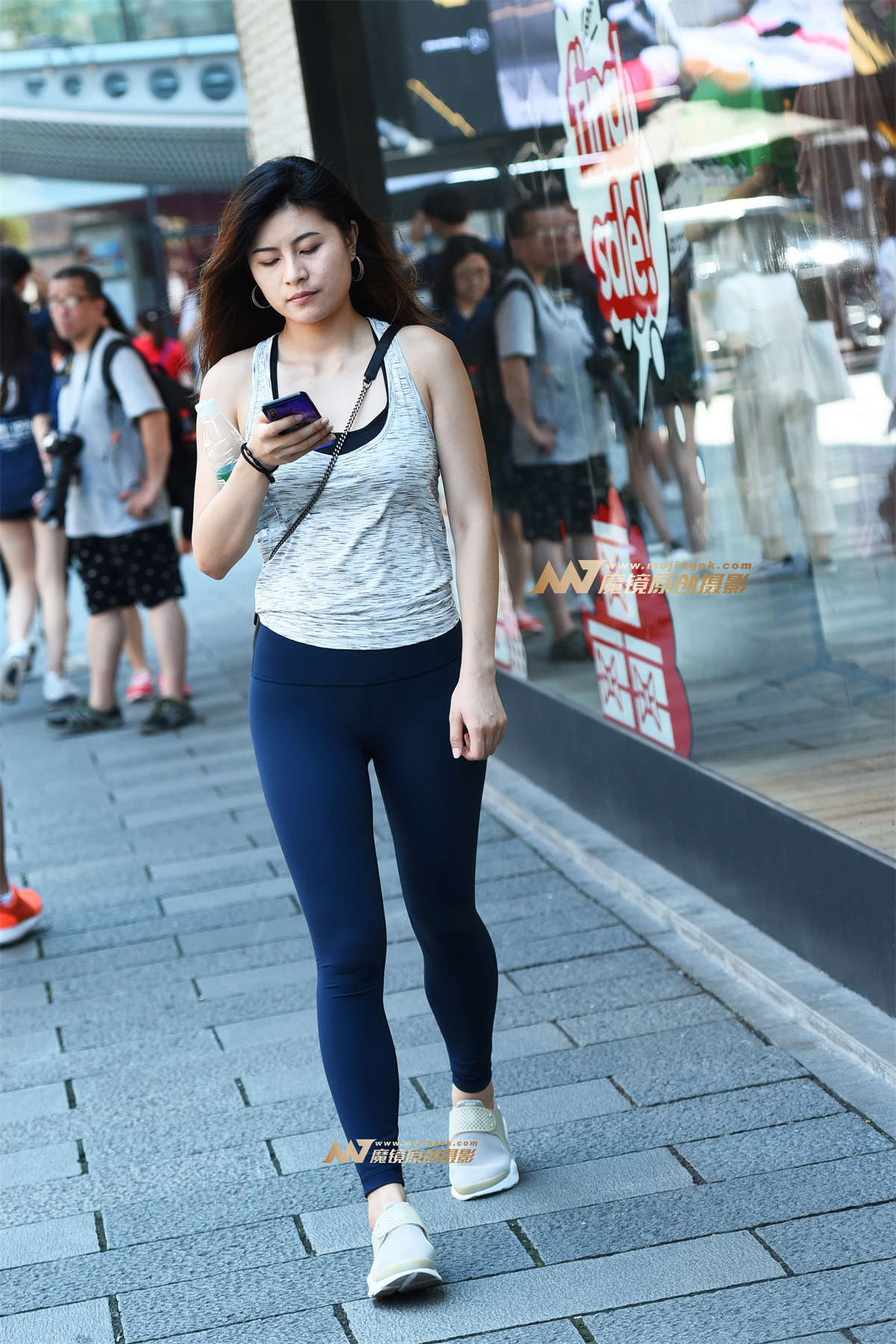 【咔喳赛贴】深兰紧身-日更街拍