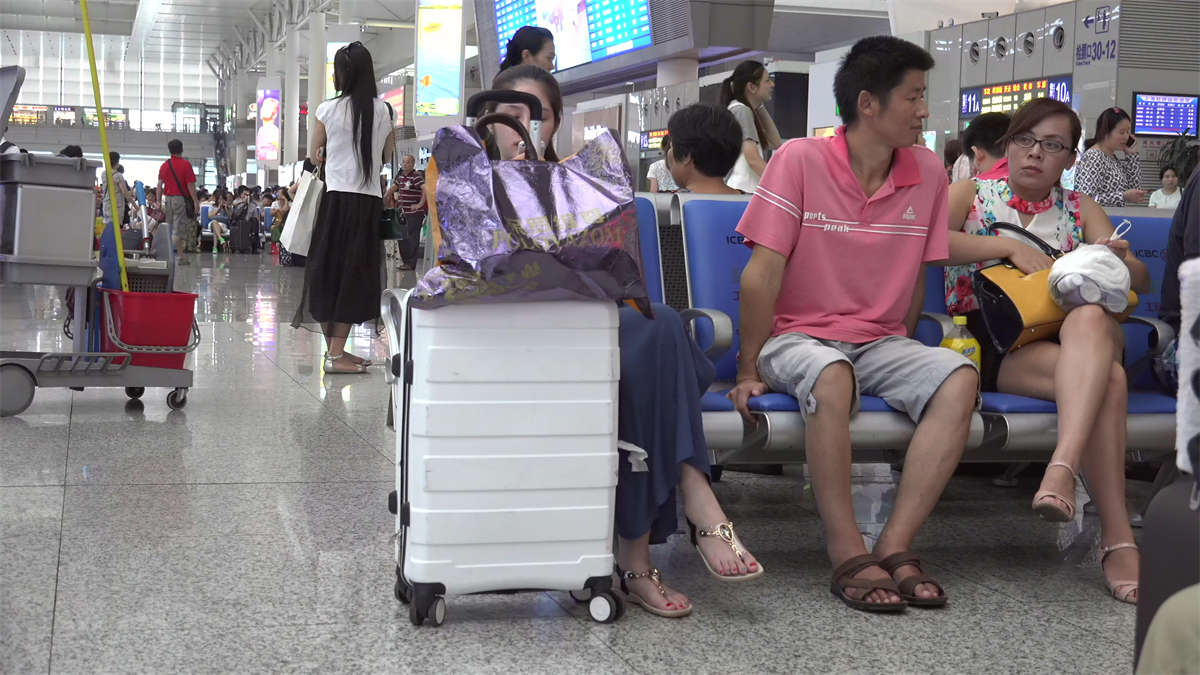 图片[2]-肌肤似雪的少女五彩玉趾-日更街拍