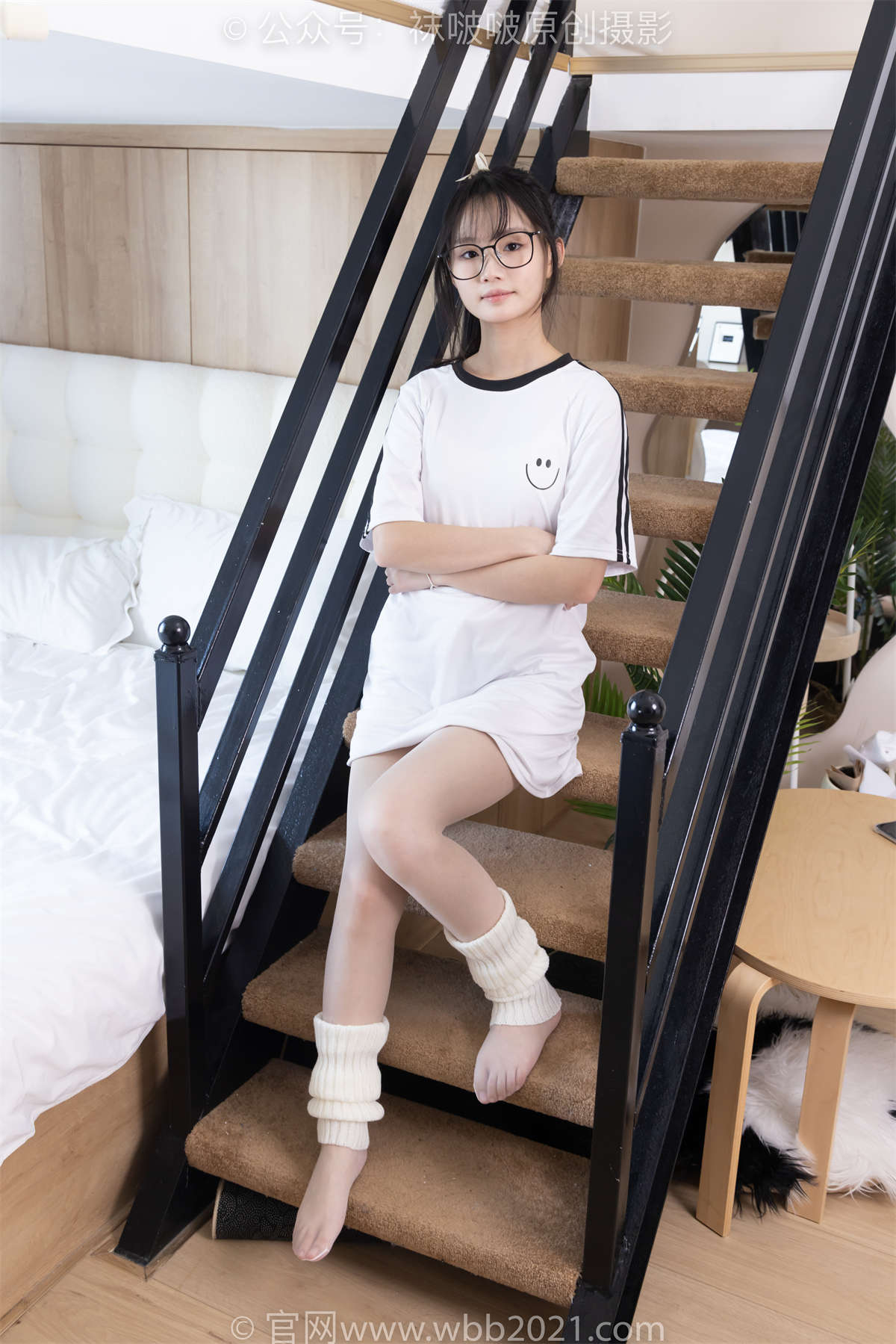 袜啵啵 No.376 甜甜圈-运动鞋、堆堆袜套、白丝（脚尖透明款）花絮版-日更街拍