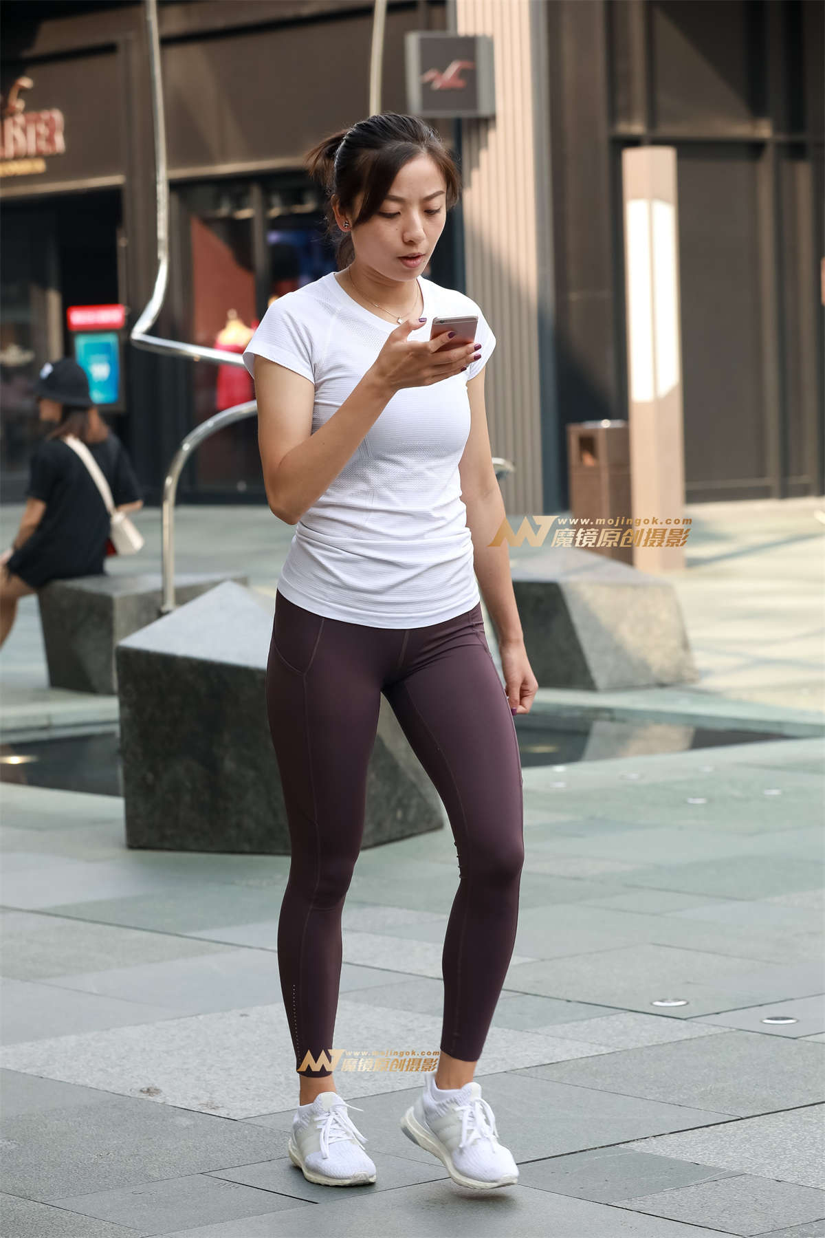 【凯恩赛帖】爱穿紧身裤的女人-日更街拍