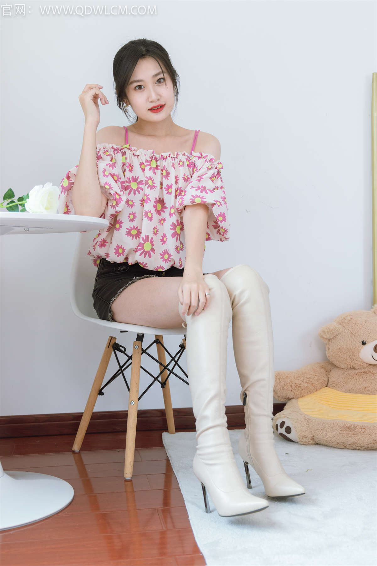 物恋传媒 NO.1301 小敏-雪落的声音-日更街拍