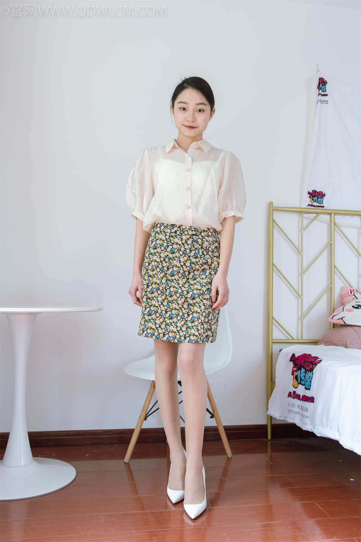 物恋传媒 NO.1148 白白-雨后晴天-日更街拍