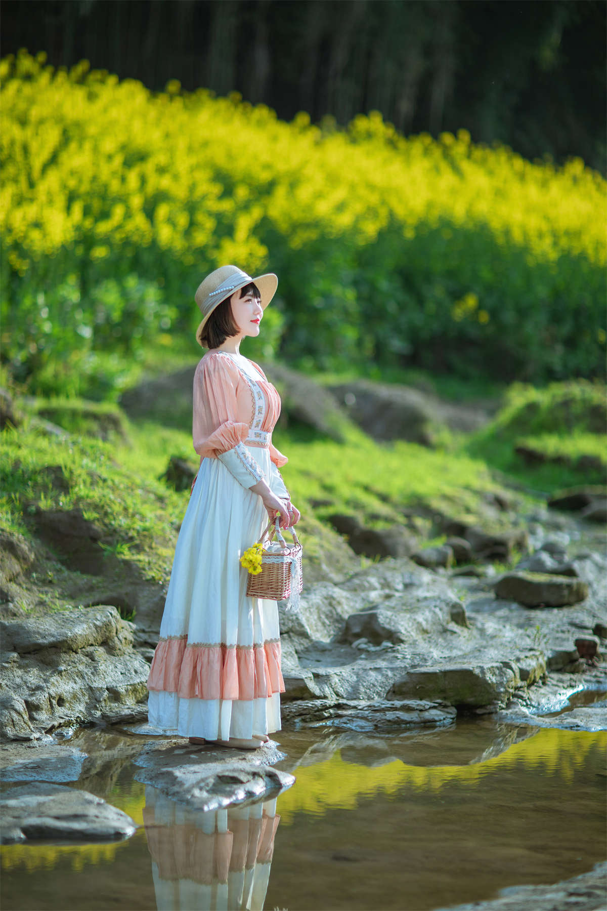 YITUYU艺图语 2022.08.21 春天里的姑娘 冬琴插图1